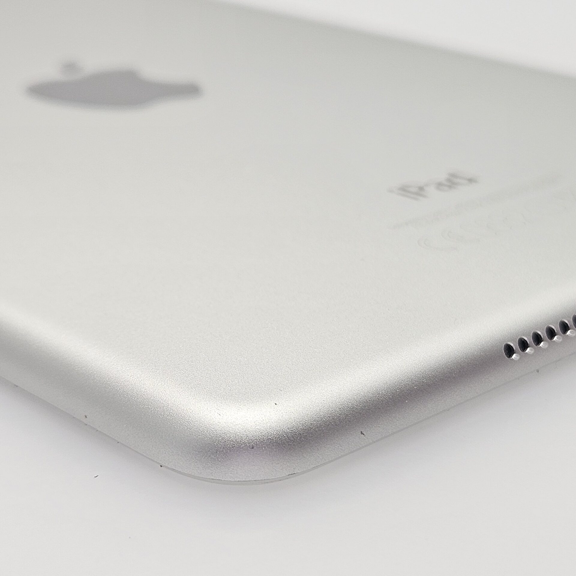 iPad Mini 4th Gen 16GB (Wifi Only) No Touch ID Silver - Image 7