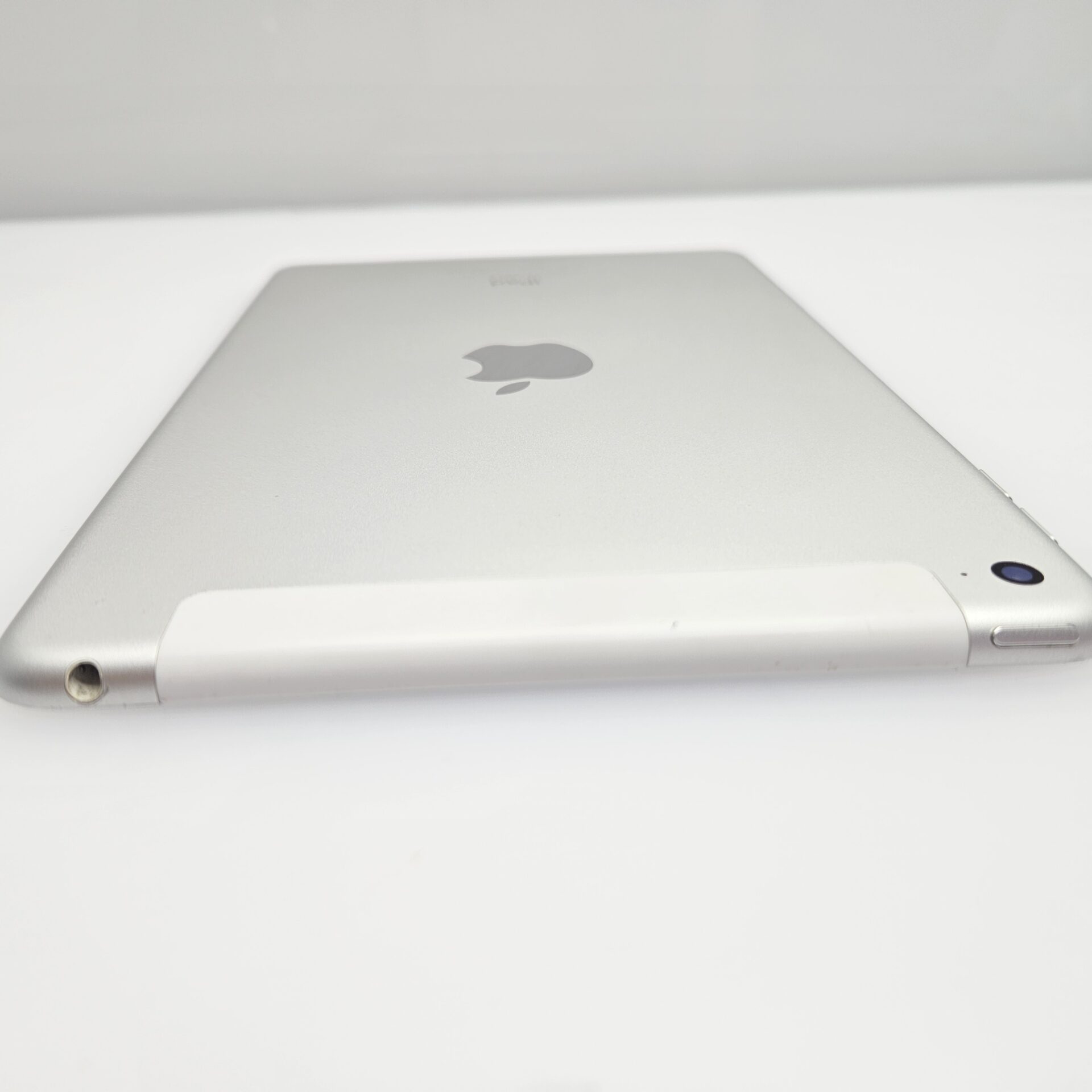 iPad Mini 4th Gen 16GB (Wifi Only) No Touch ID Silver - Image 11