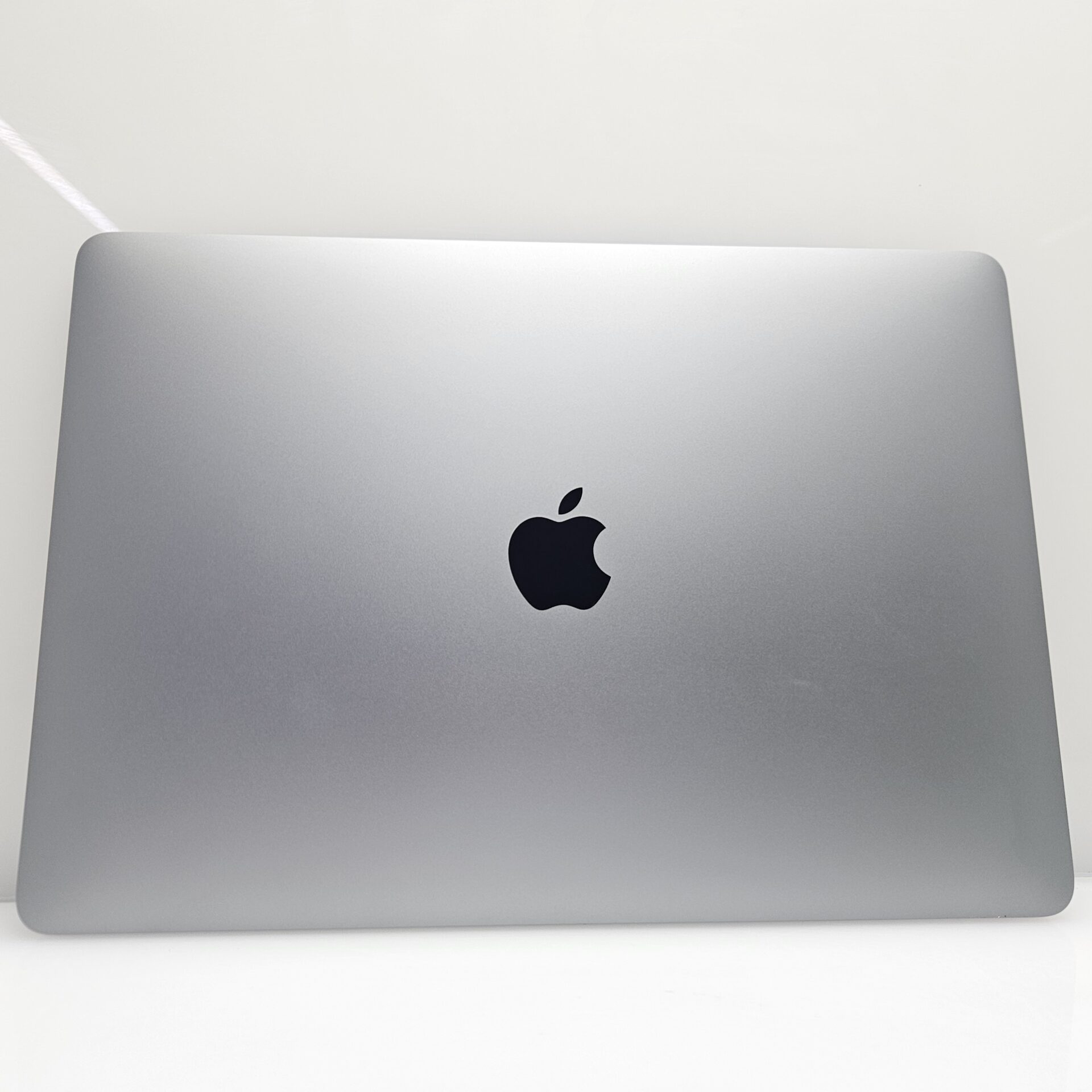MacBook Air 13-inch “M1” 8 CPU/ 7 GPU (2020) 8GB RAM 256GB SSD Space Grey (12 Month Warranty) - Image 2