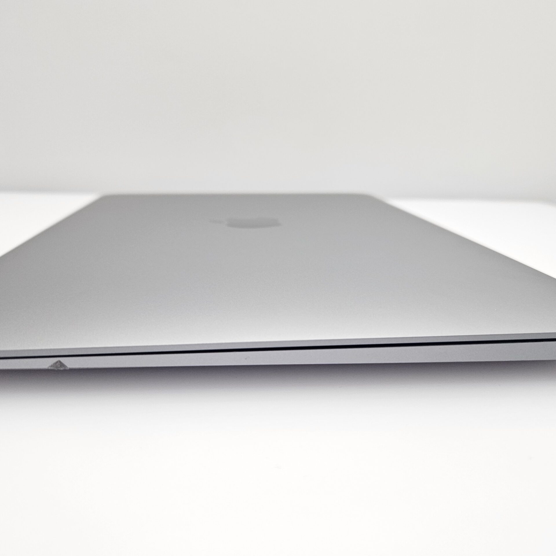 MacBook Air 13-inch “M1” 8 CPU/ 7 GPU (2020) 8GB RAM 256GB SSD Space Grey (12 Month Warranty) - Image 8