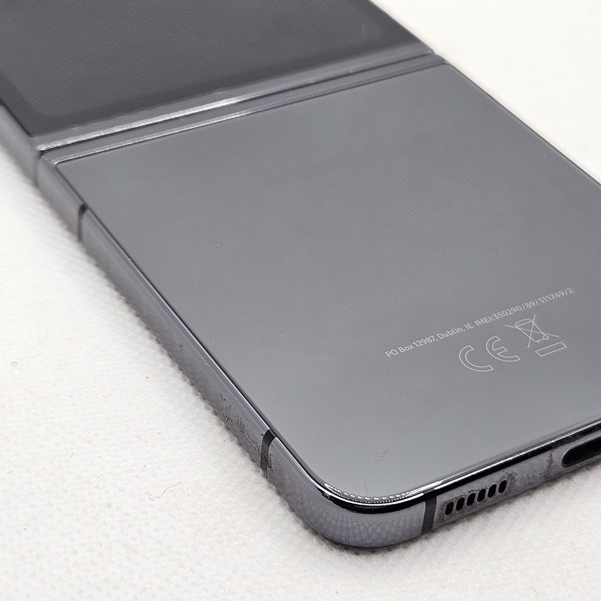 Samsung Galaxy Z Flip 5 256GB Graphite (6 Month Warranty) - Image 9