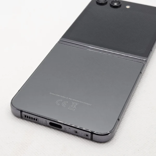 Samsung Galaxy Z Flip 5 256GB Graphite (6 Month Warranty) | Epic