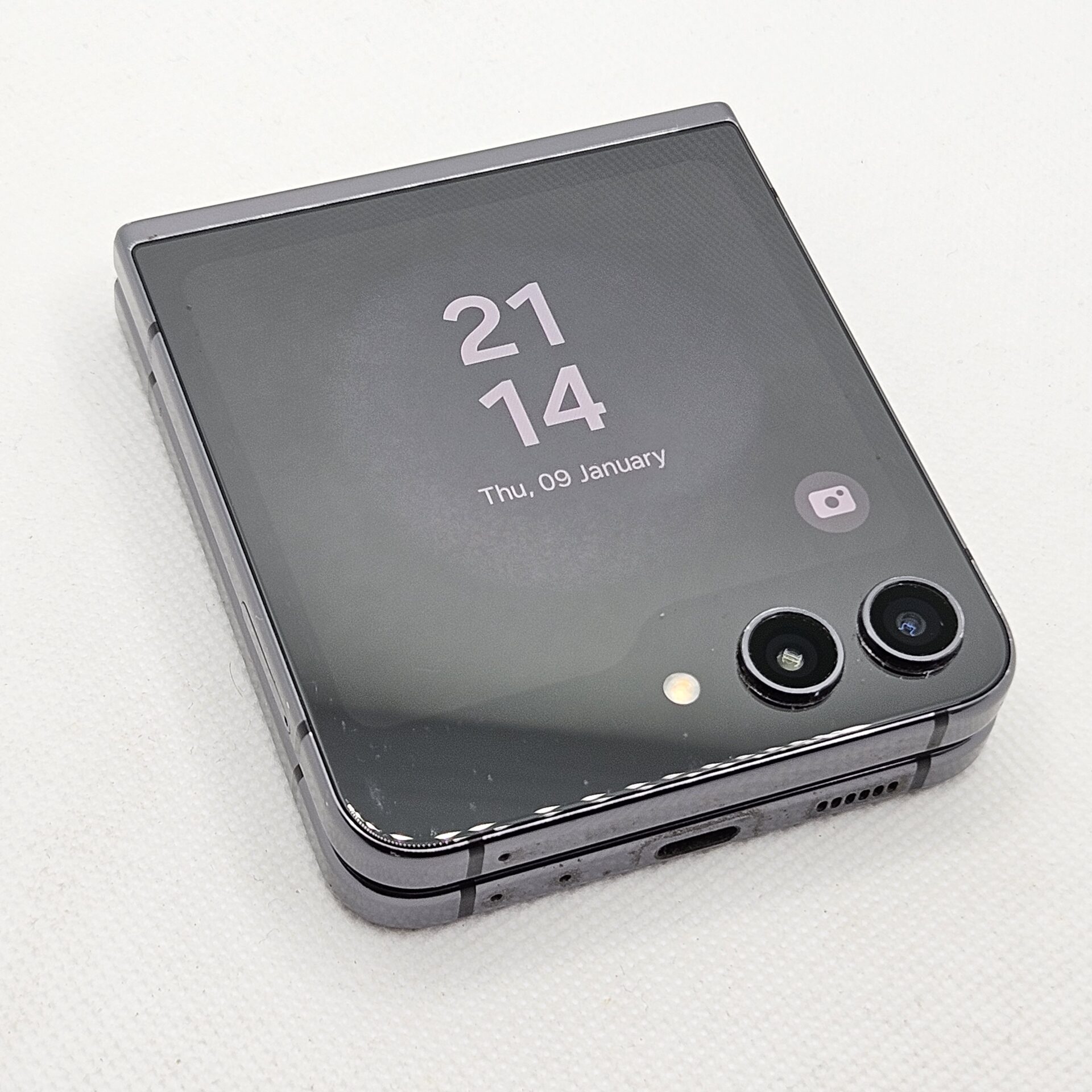 Samsung Galaxy Z Flip 5 256GB Graphite (6 Month Warranty) - Image 17