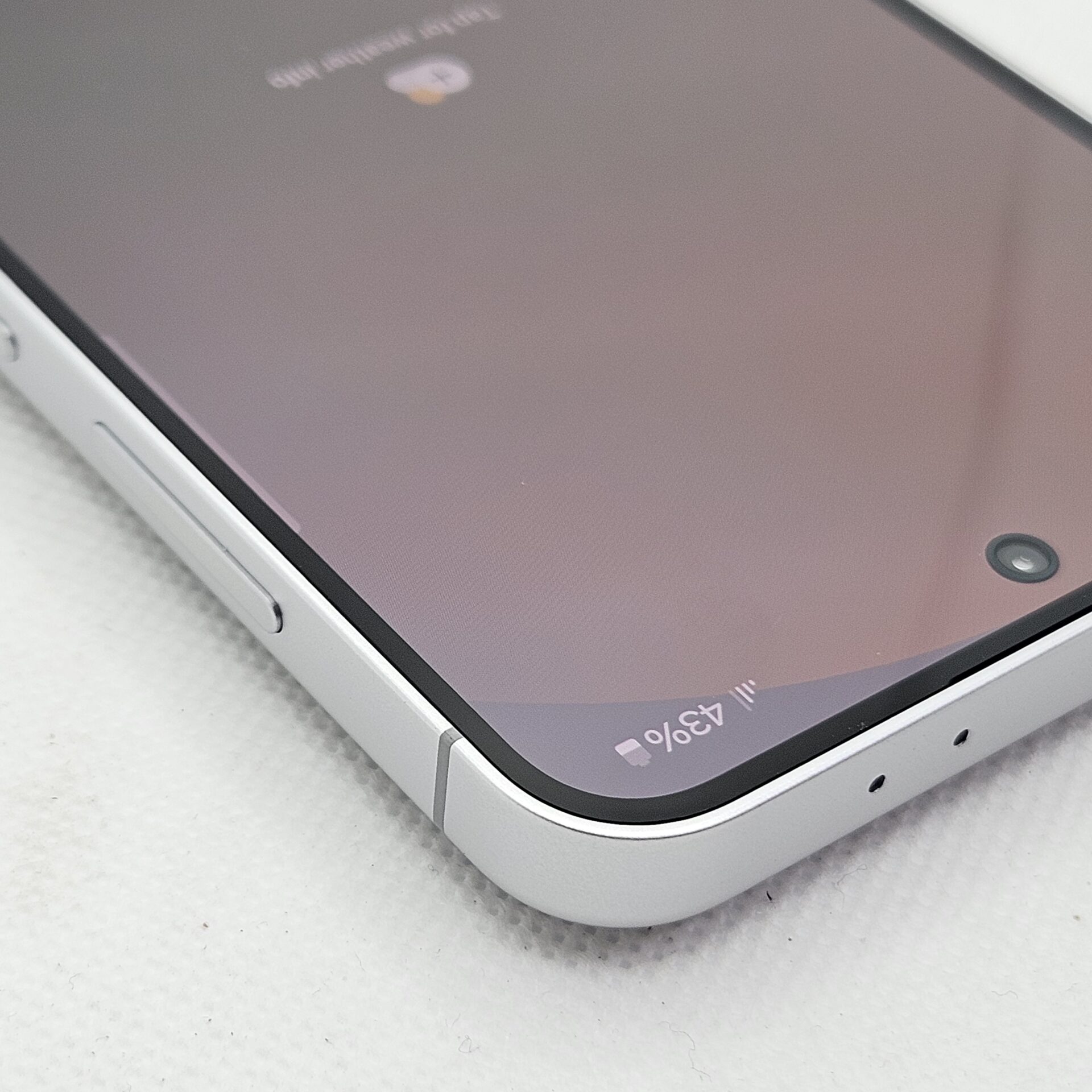 Samsung Galaxy S24 FE 256GB Dual Sim Gray (6 Month Warranty) – Mint Condition - Image 5