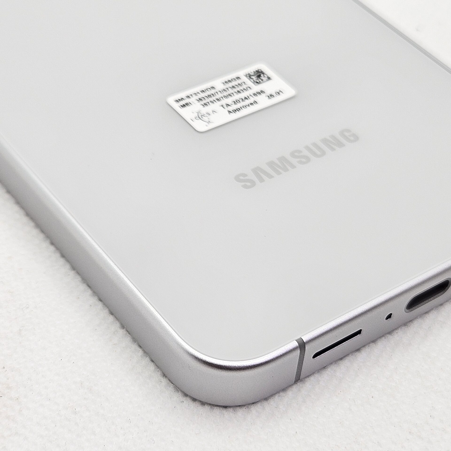 Samsung Galaxy S24 FE 256GB Dual Sim Gray (6 Month Warranty) – Mint Condition - Image 9