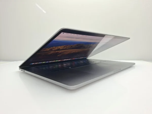 MacBook Pro 15-Inch 
