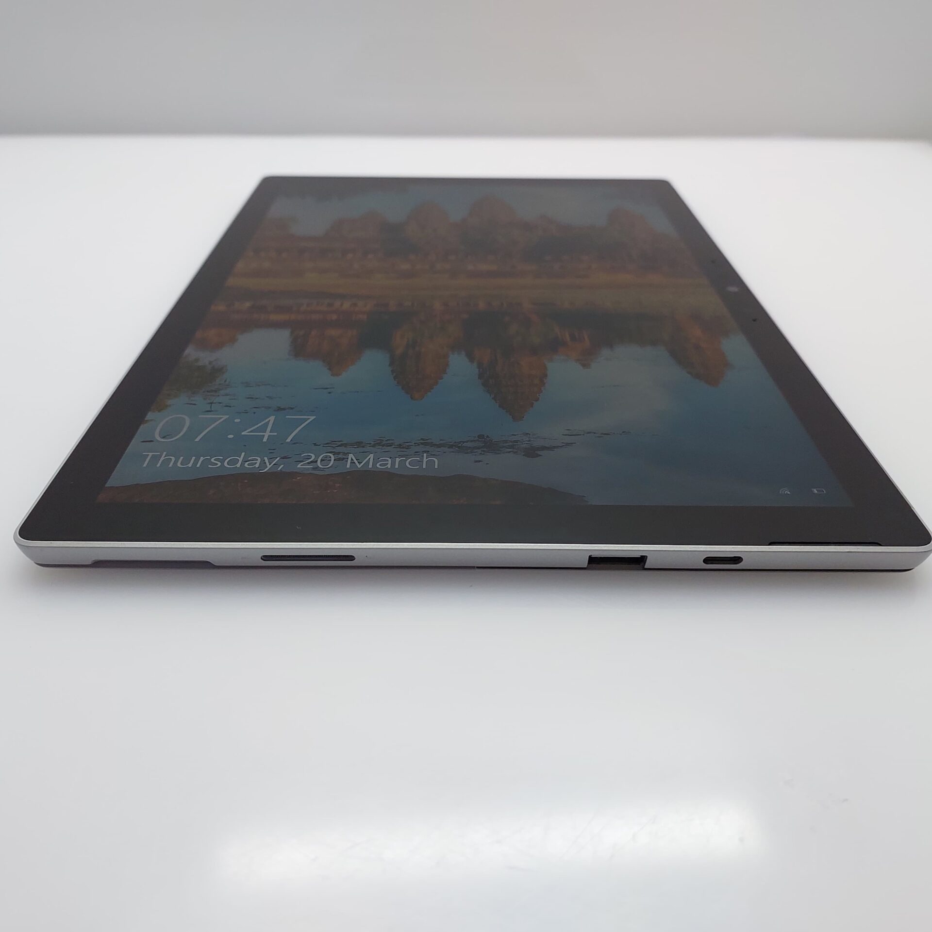 Microsoft Surface Pro 7 