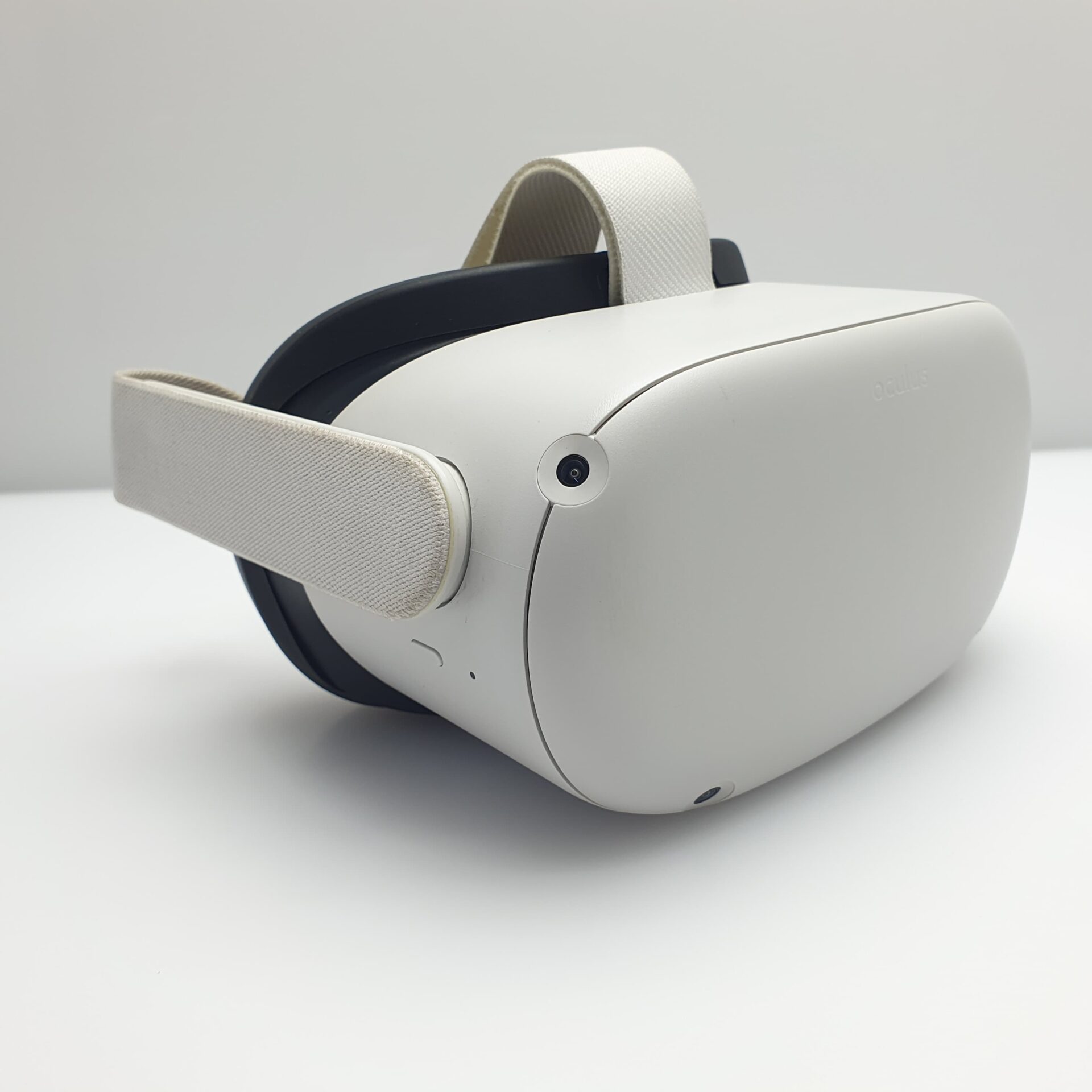 Meta Oculus Quest 2 VR Headset 128GB White (6 Month Warranty) + 2 Touch Controllers + Elite Strap - Image 3