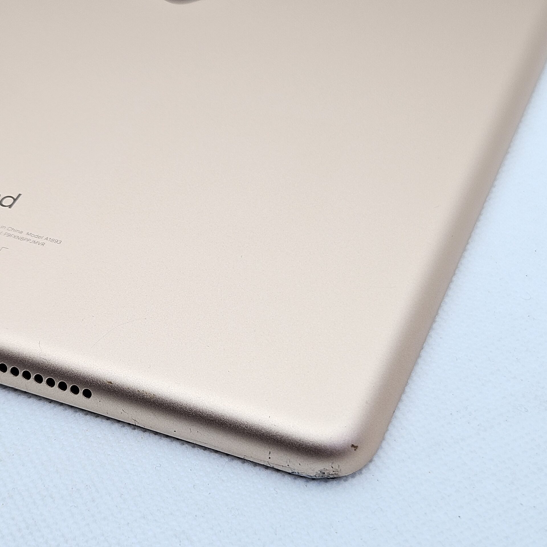 iPad 9.7″ 6th Gen 32GB (WiFi Only) No Touch ID Rose Gold | Epic