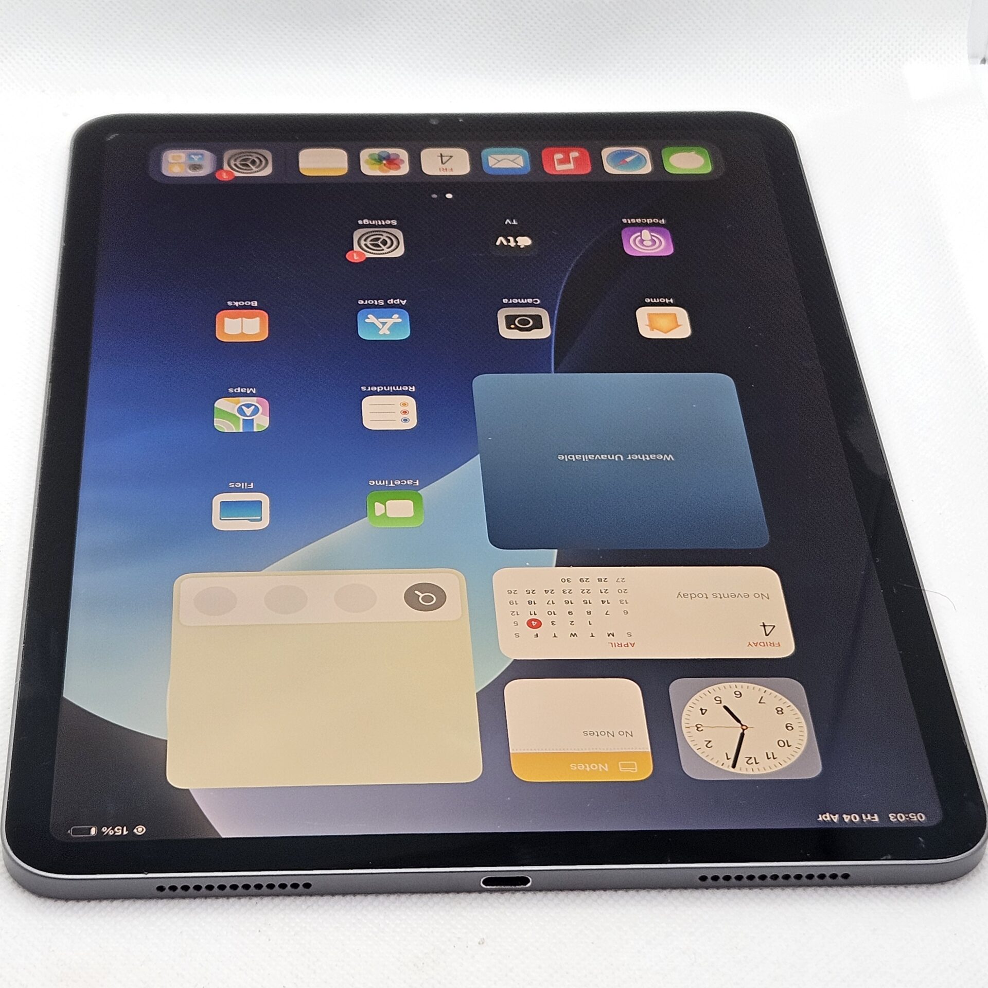 iPad Pro 11″ 1st Gen 256GB (WiFi Only) No Face ID And Bright Spots