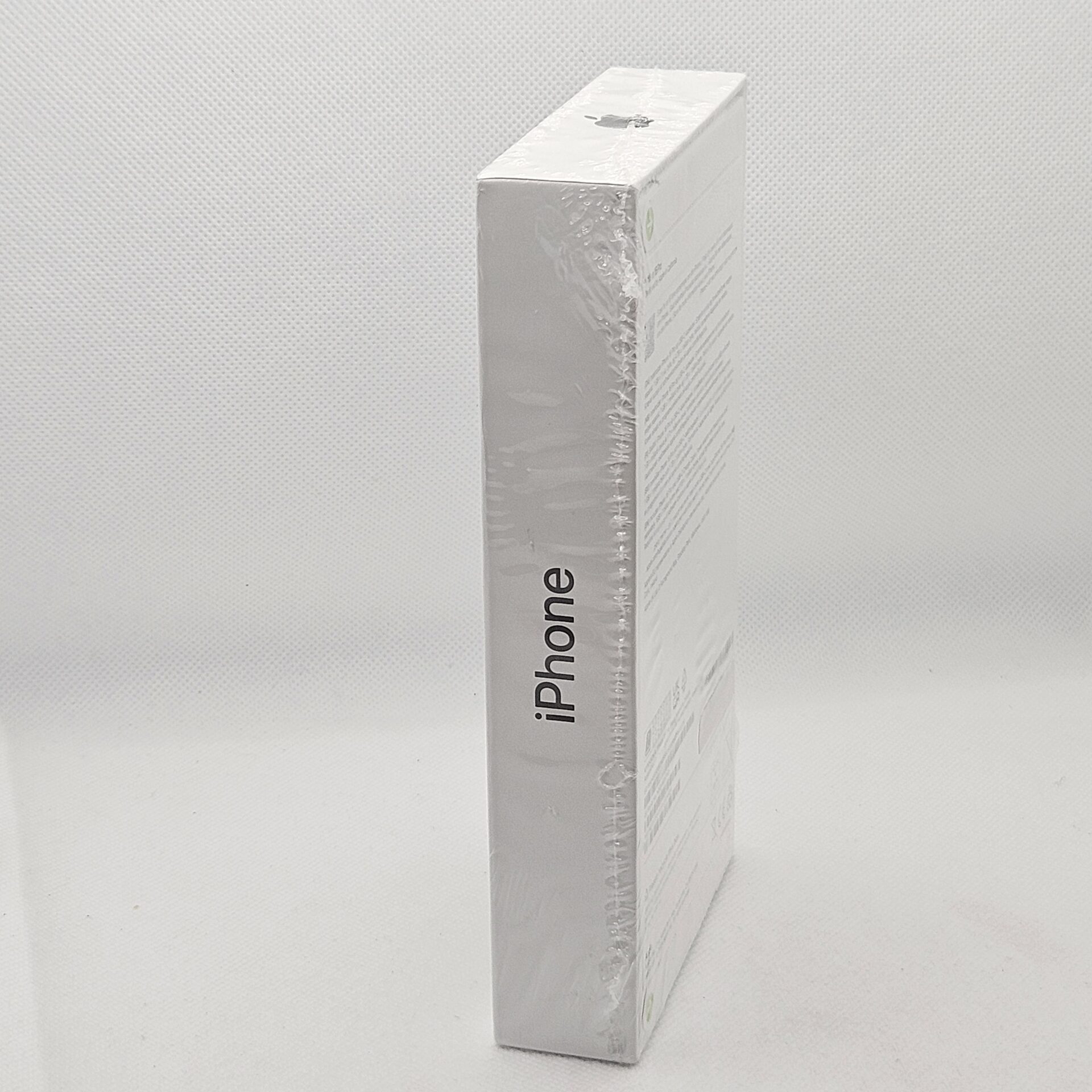 iPhone 16 Pro 256GB Black Titanium – Sealed - Image 4