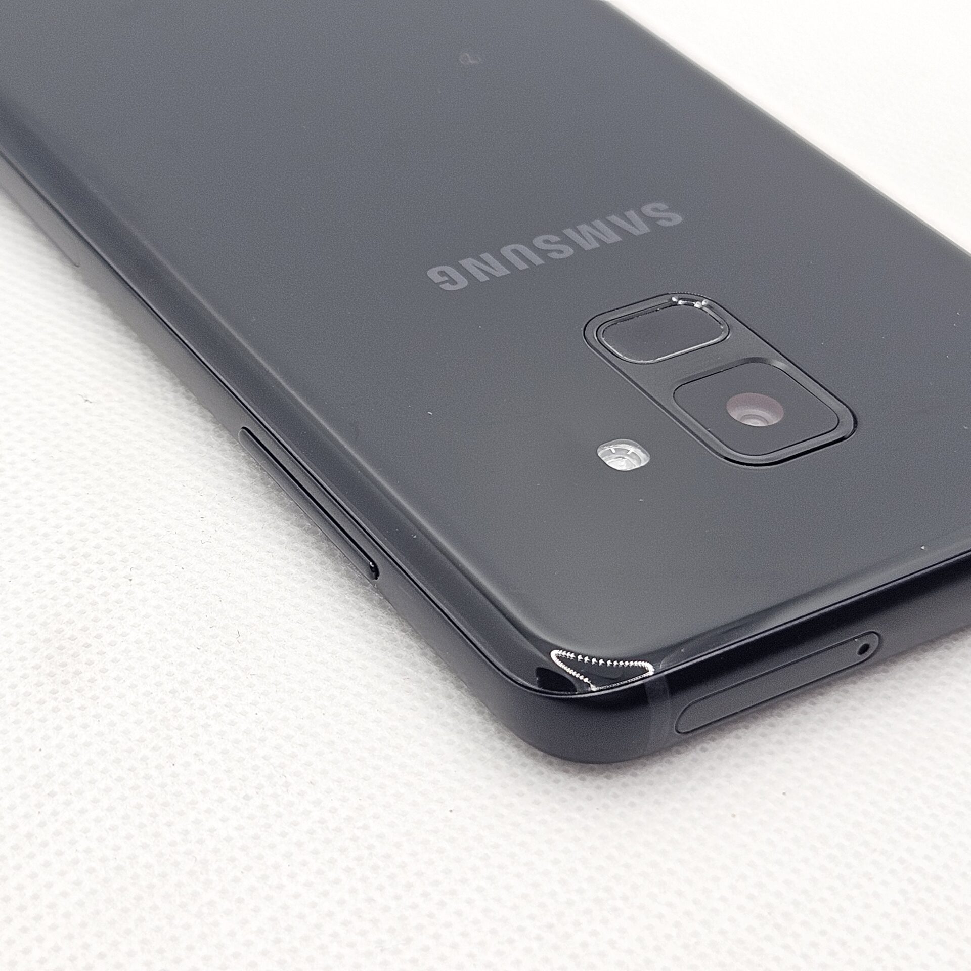 Samsung Galaxy A8 (2018) 32GB Black - Image 12