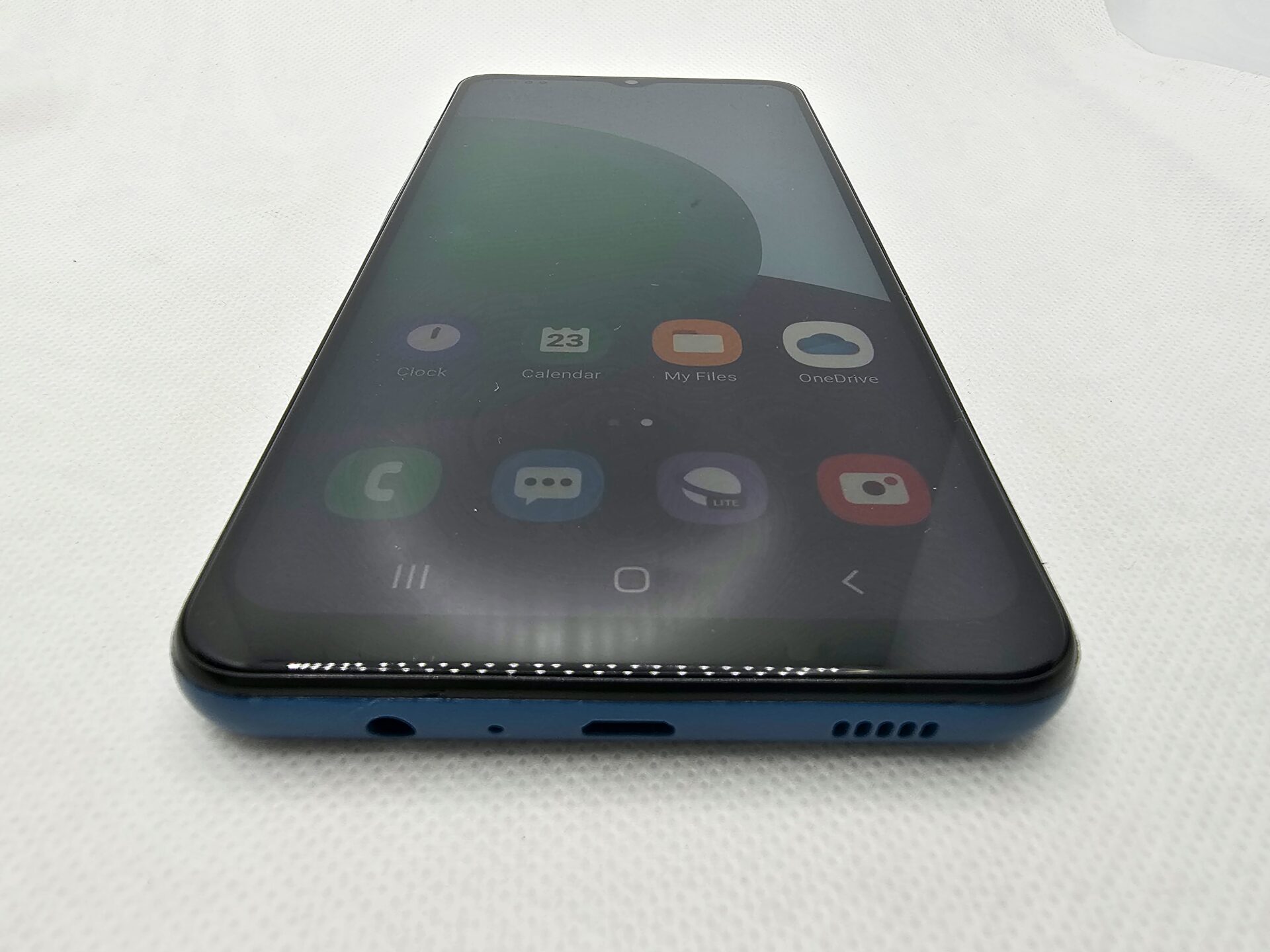 Samsung Galaxy A02 32GB Blue - Image 3