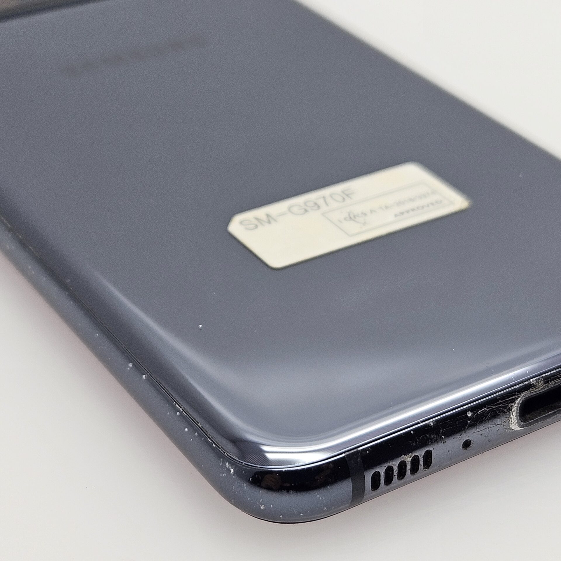 Samsung Galaxy S10e 128GB Prism Black - Image 9