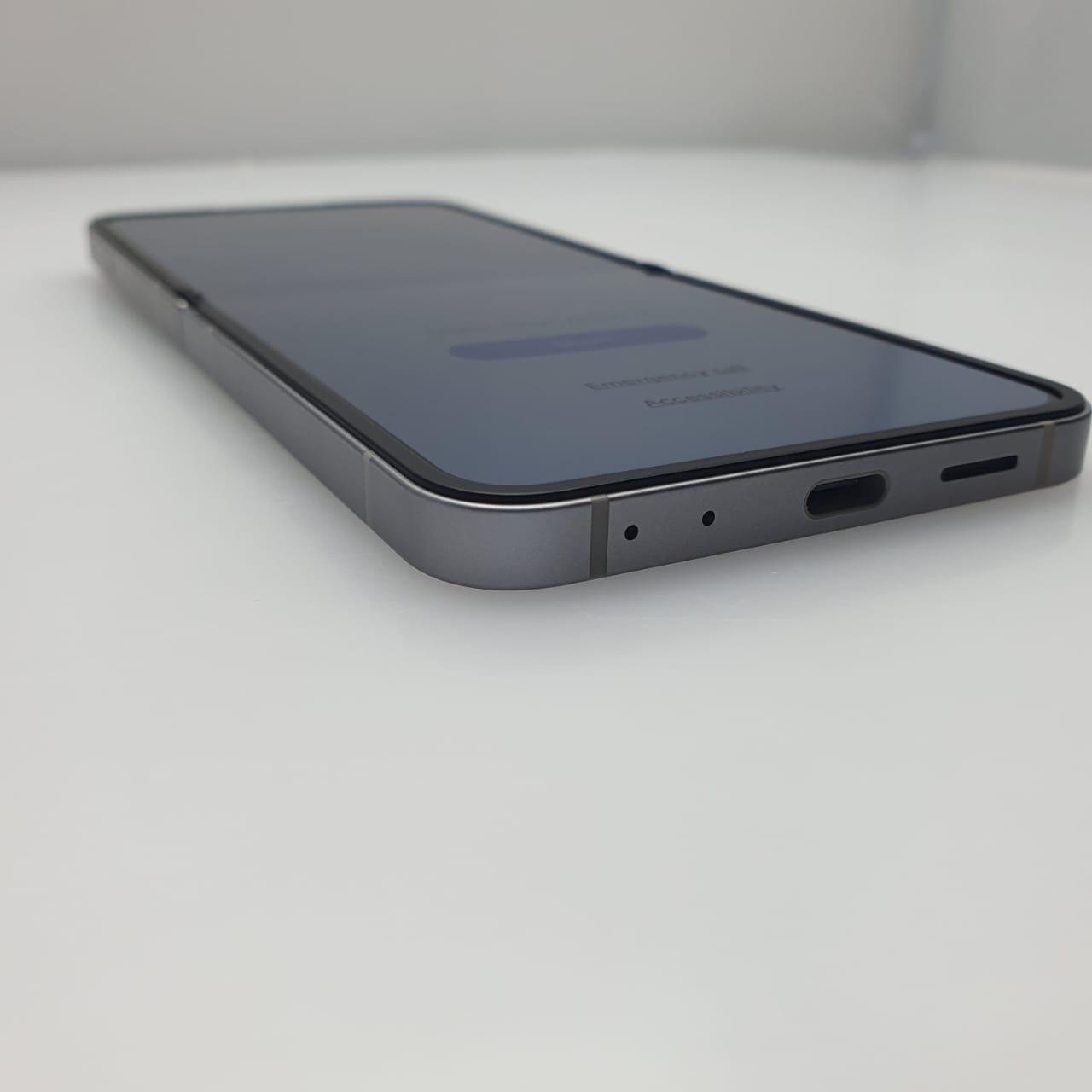 Samsung Galaxy Z Flip 6 256GB Silver (6 Month Warranty) - Image 5