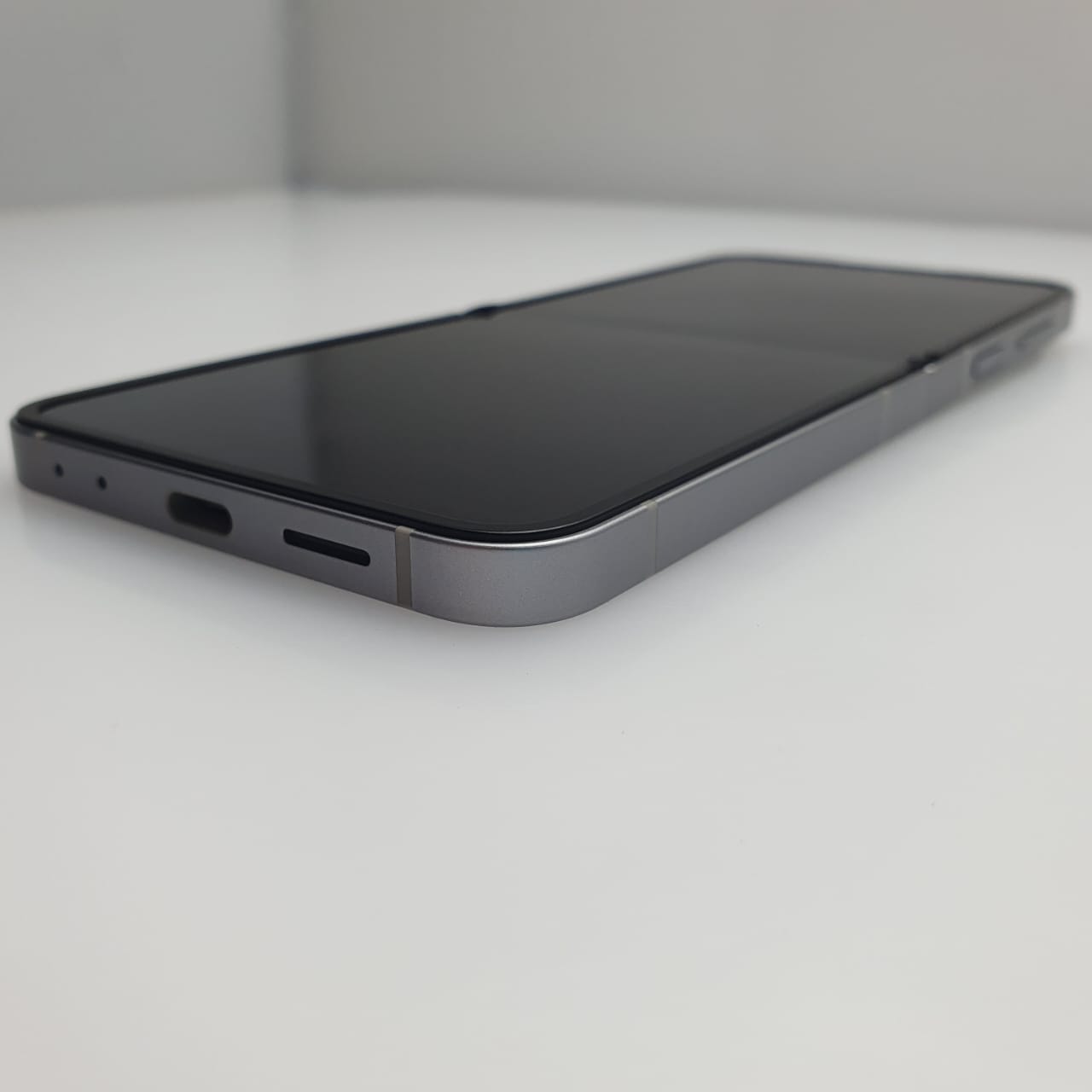 Samsung Galaxy Z Flip 6 256GB Silver (6 Month Warranty) - Image 7