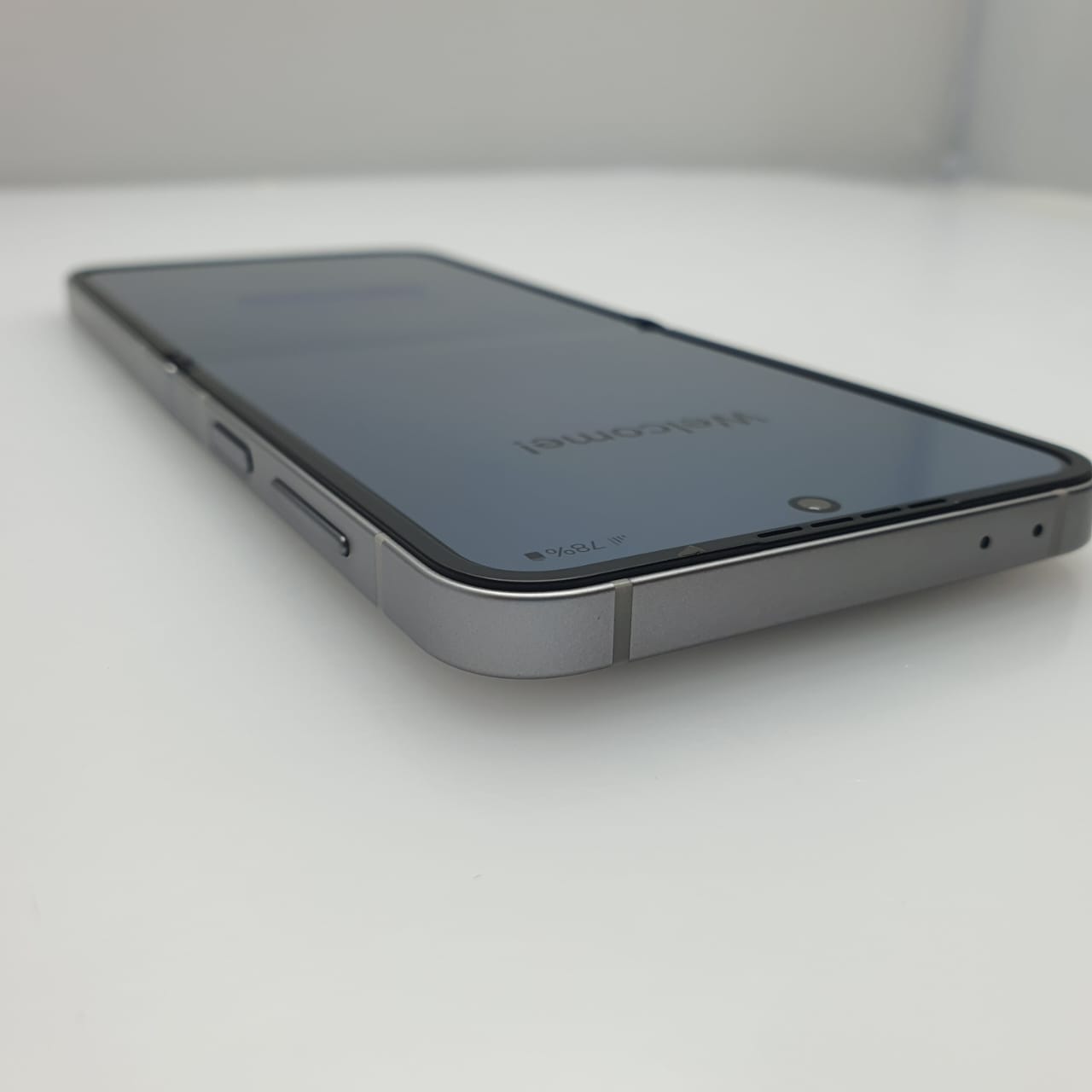 Samsung Galaxy Z Flip 6 256GB Silver (6 Month Warranty) - Image 2