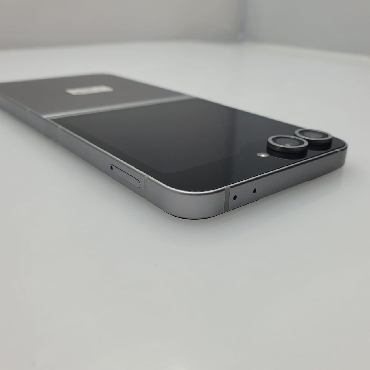 Samsung Galaxy Z Flip 6 256GB Silver (6 Month Warranty) - Image 8