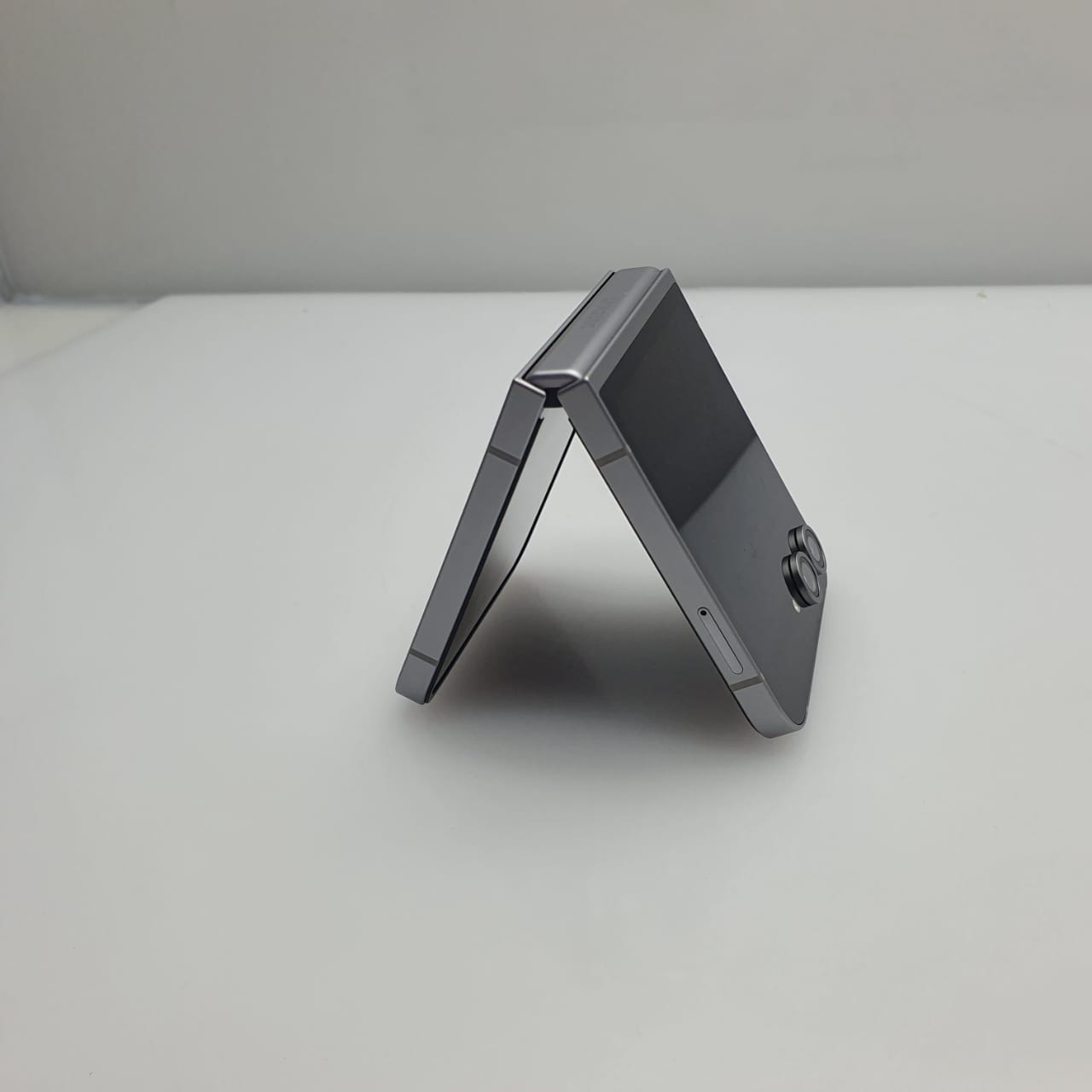 Samsung Galaxy Z Flip 6 256GB Silver (6 Month Warranty) - Image 14
