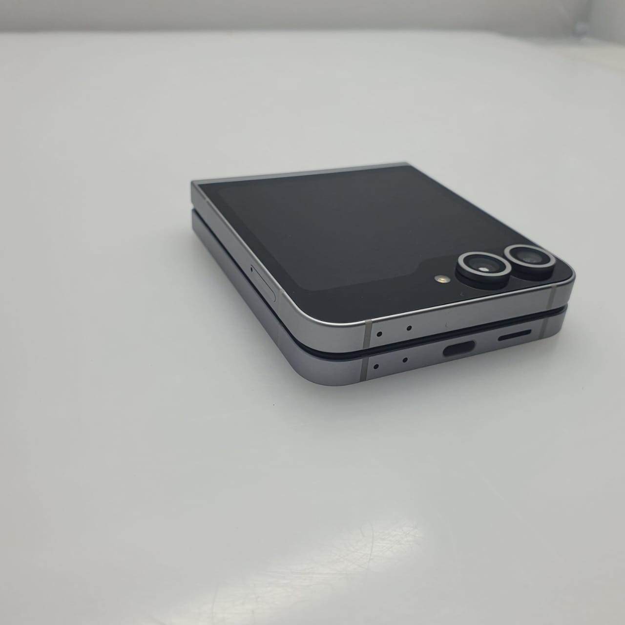 Samsung Galaxy Z Flip 6 256GB Silver (6 Month Warranty) - Image 11