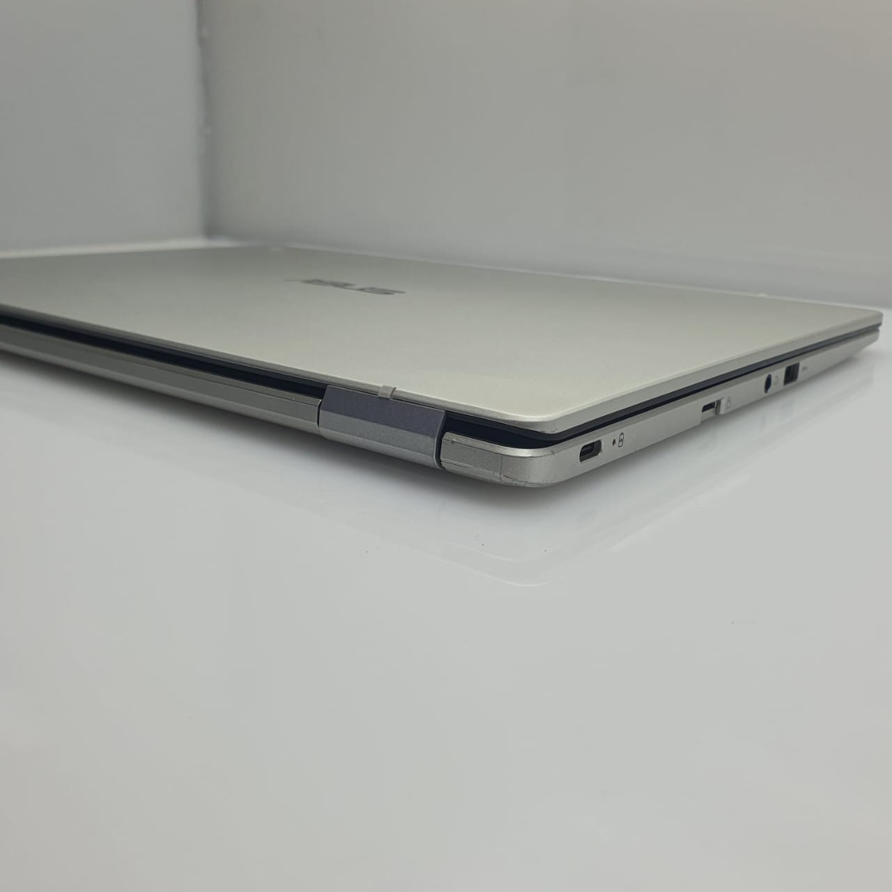 Asus ChromeBook C523N 4GB RAM 32GB EMMC Silver (Can't be Reset