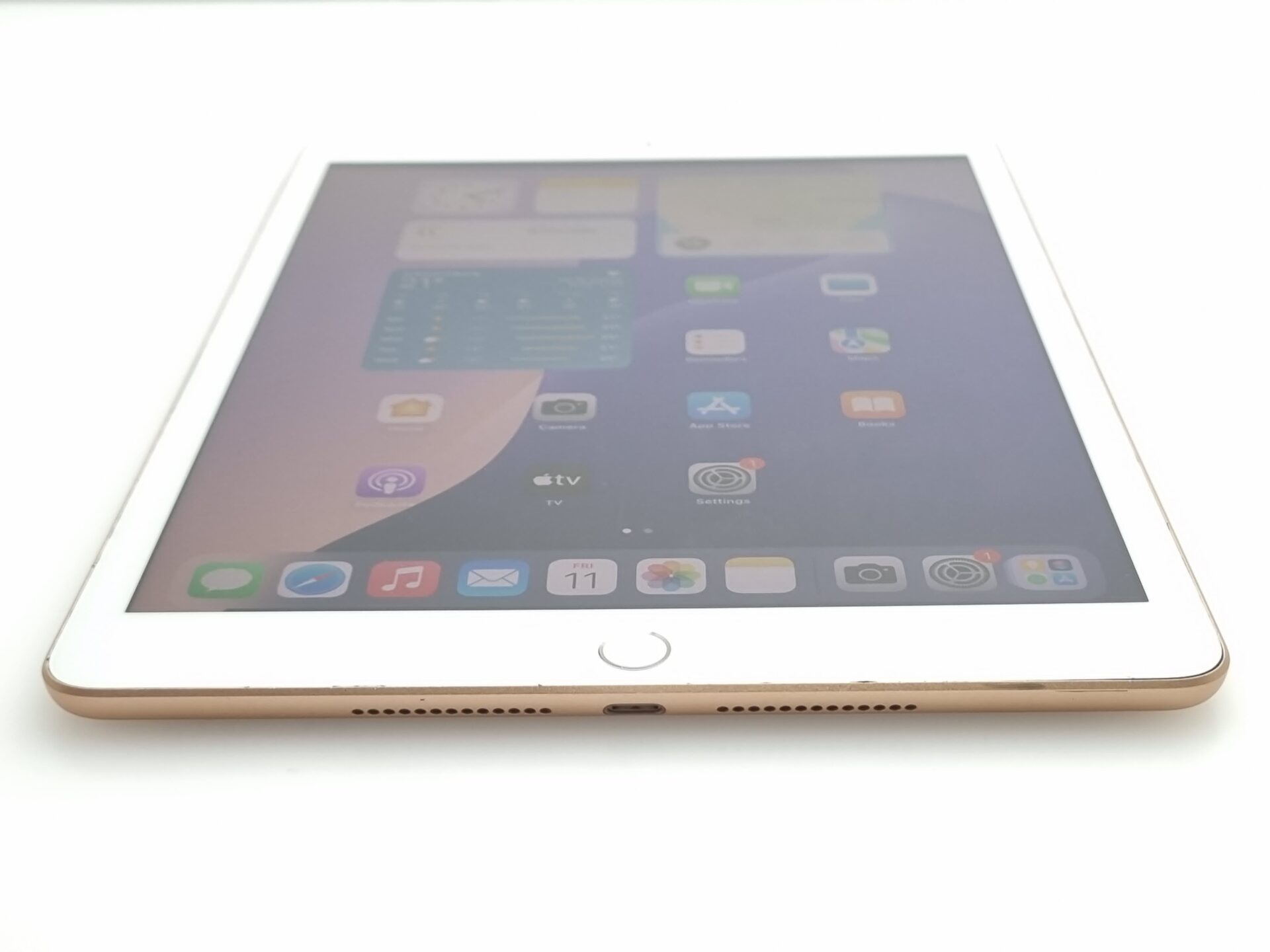 iPad 10.2″ 7th Gen 128GB (WiFi Only) No Touch ID Rose Gold (3