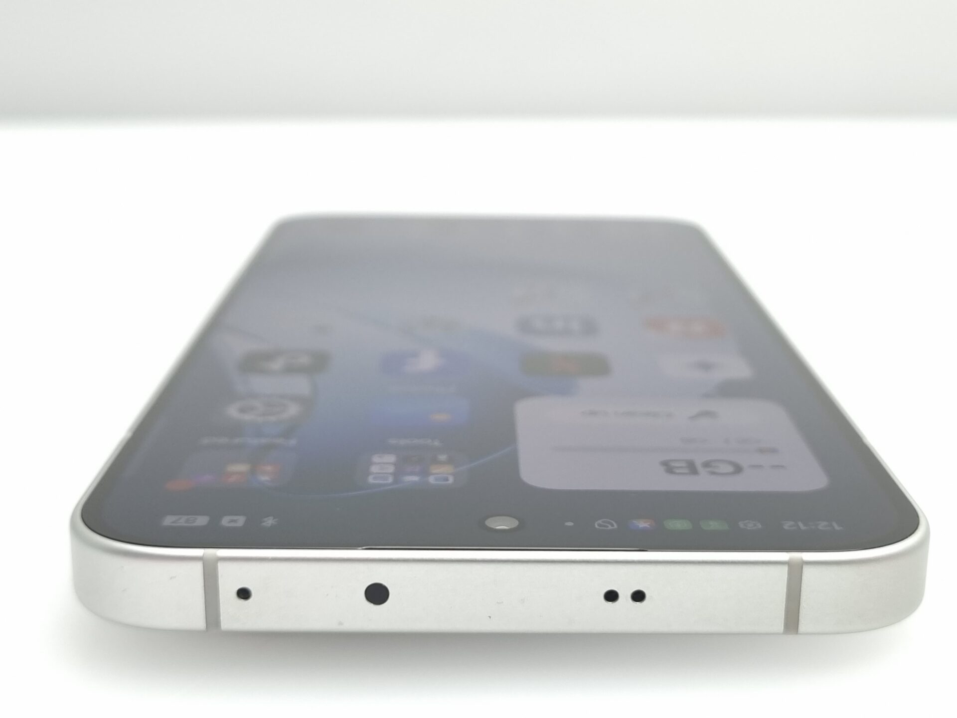 Oppo Reno 13 5G 512GB White ( 3 Month Warranty ) Mint Condition - Image 6