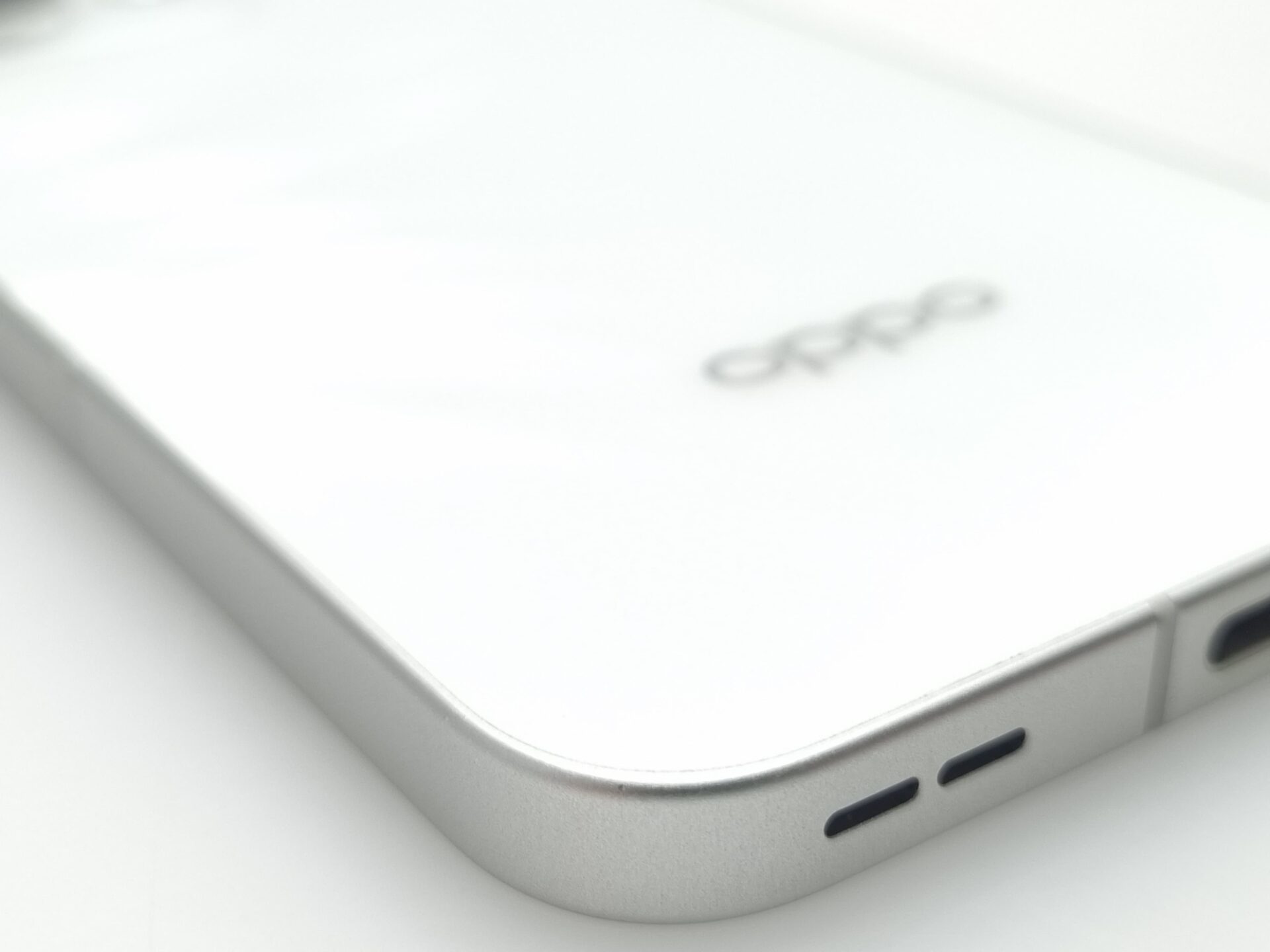 Oppo Reno 13 5G 512GB White ( 3 Month Warranty ) Mint Condition - Image 9