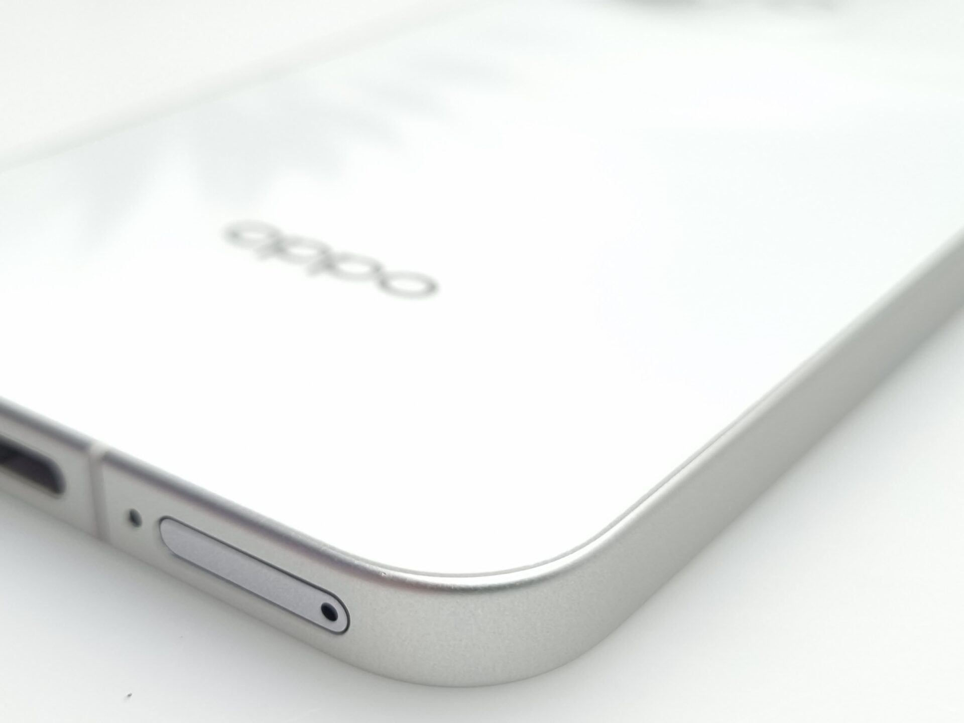 Oppo Reno 13 5G 512GB White ( 3 Month Warranty ) Mint Condition - Image 11