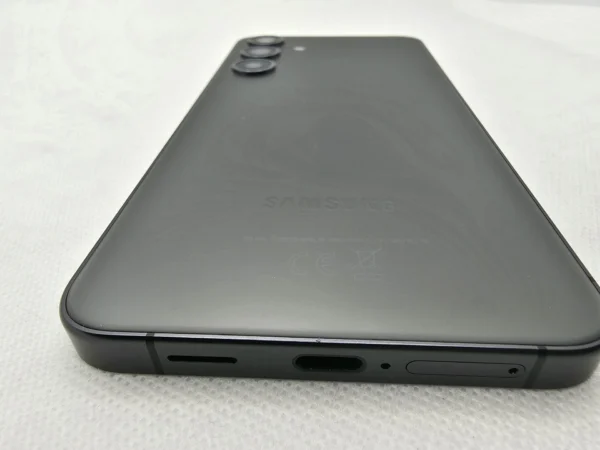 Samsung Galaxy S24 256GB Dual Sim Black (12 Month Warranty) Mint