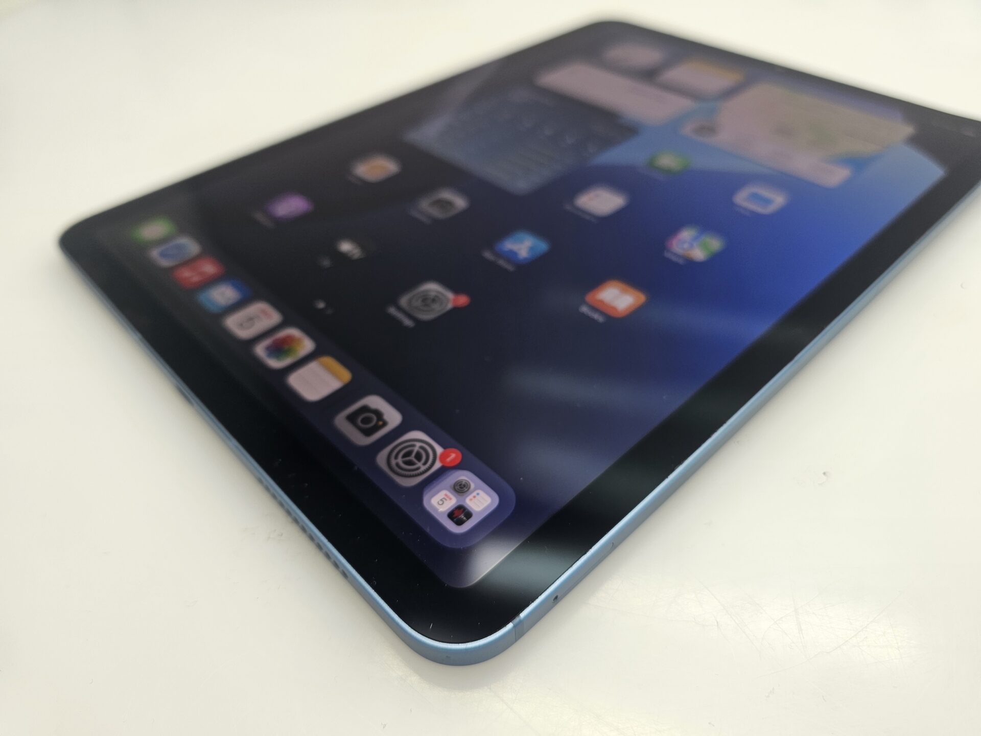 iPad Air 5th Gen (Wifi + Cellular) 256GB Blue (6 Month Warranty