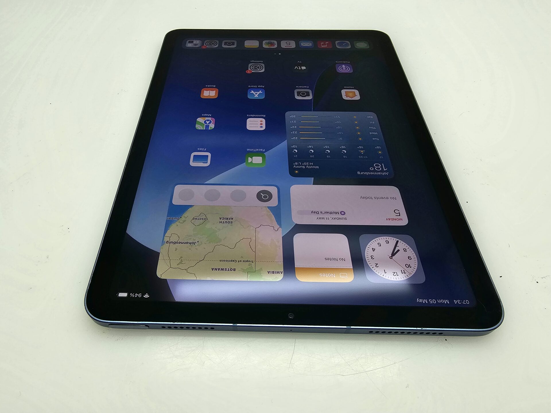 iPad Air 5th Gen (Wifi + Cellular) 256GB Blue (6 Month Warranty