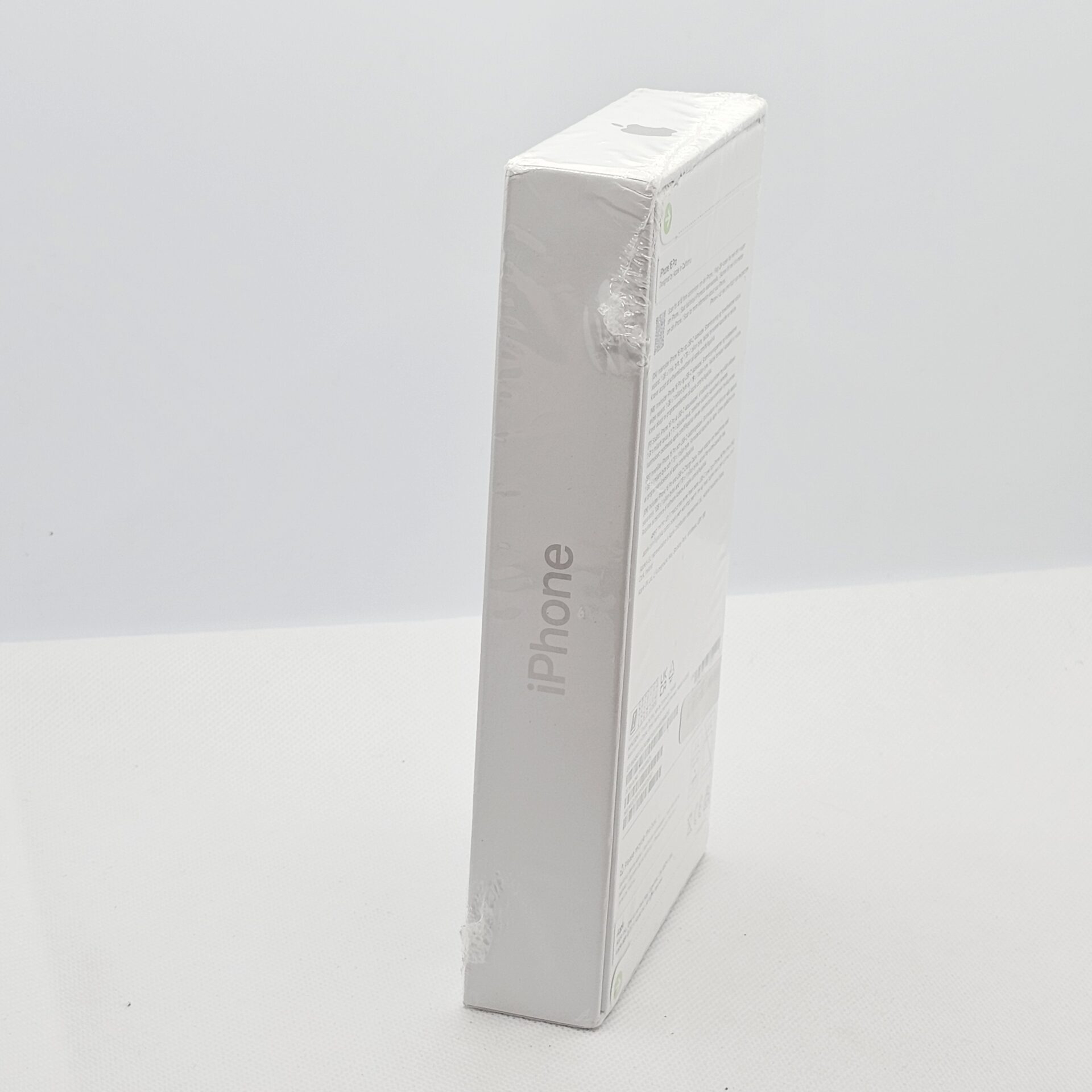 iPhone 16 Pro 256GB White Titanium – Sealed - Image 4