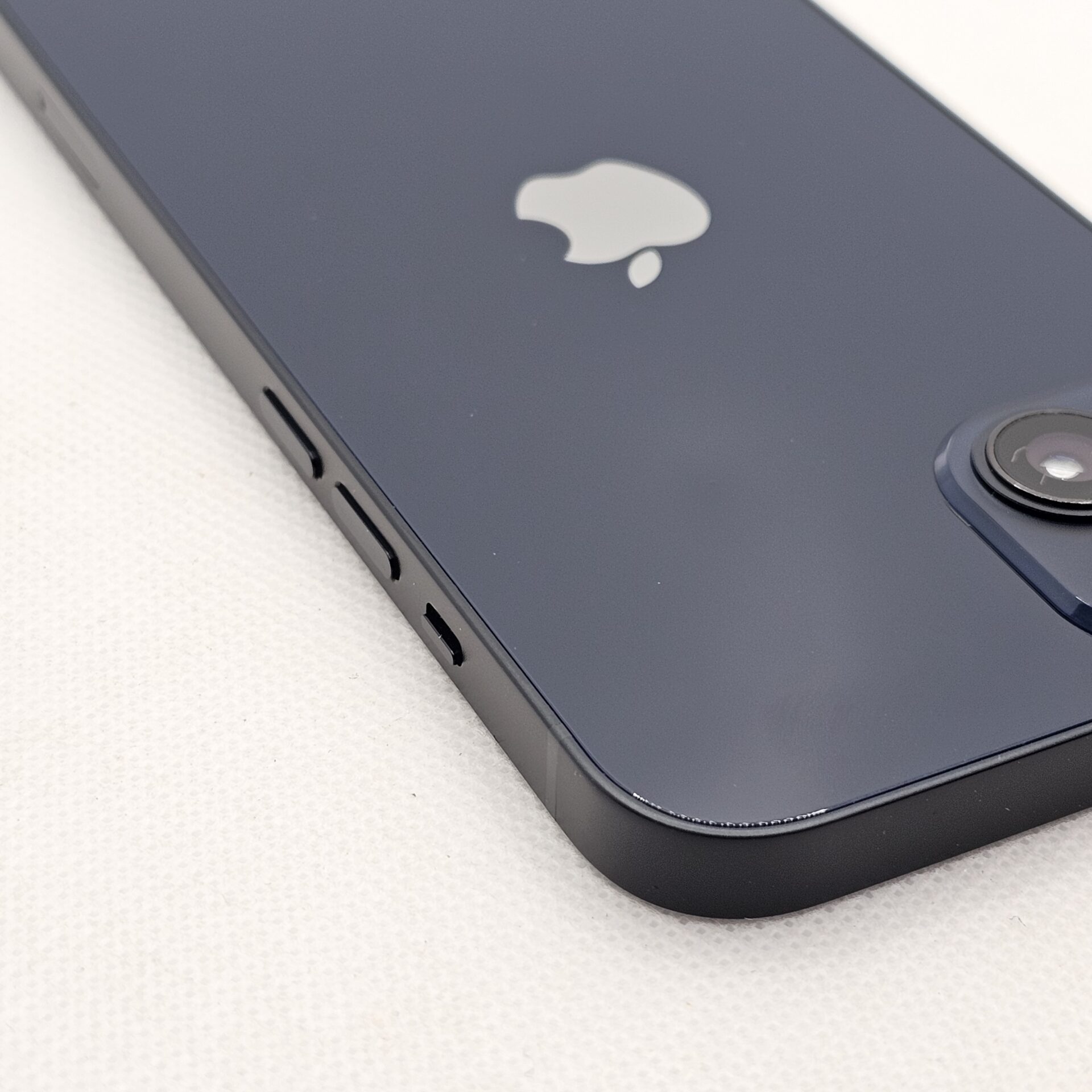 【Apple】iPhone13 128GB ミッドナイト　保護フィルム付き iPhone 13 128GB Midnight (6 Month Warranty) + Screen Protector