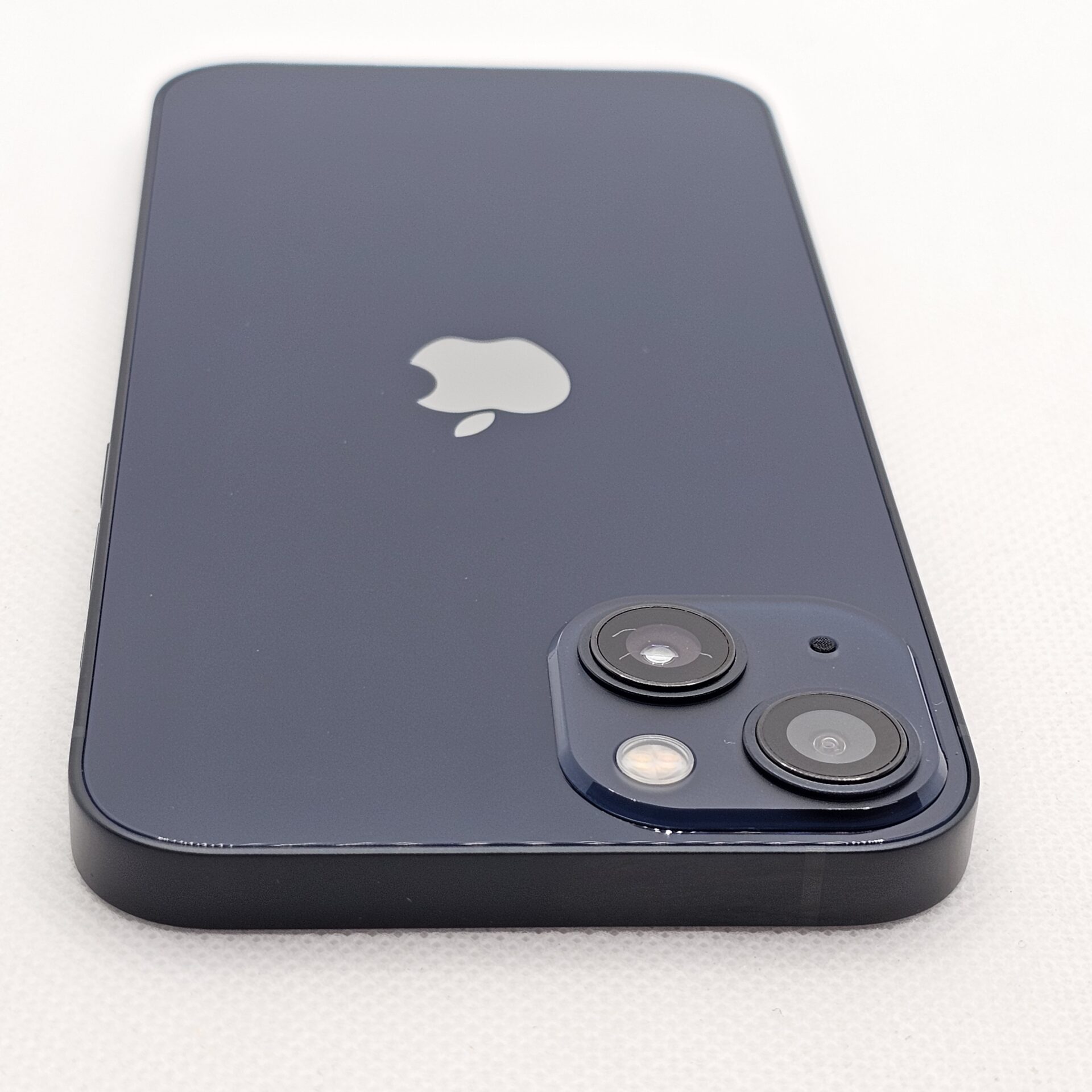 iPhone 13 128GB Midnight (6 Month Warranty) + Screen Protector