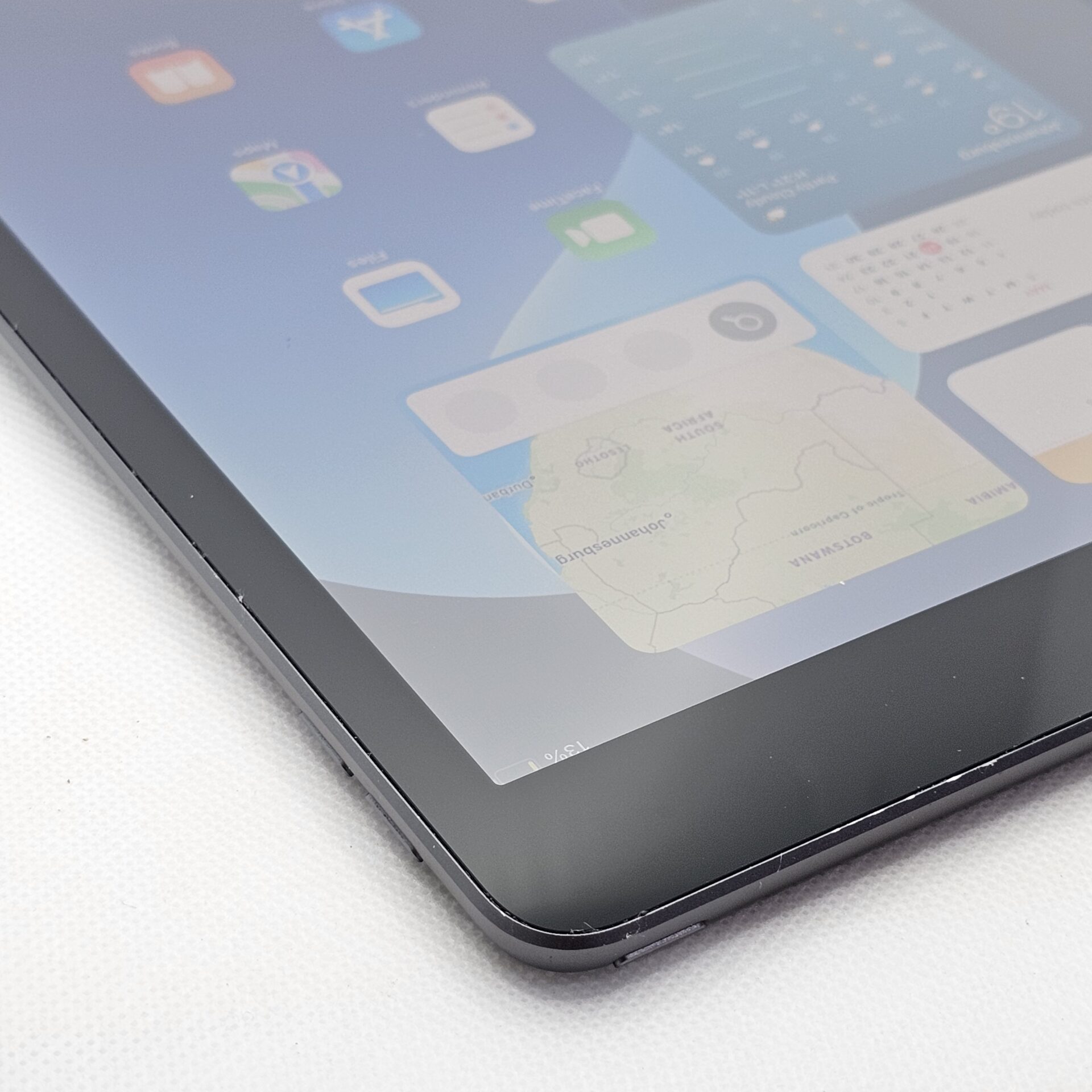 iPad 10.2″ 8th Gen (WiFi Only) 128GB No Touch ID Space Gray (3