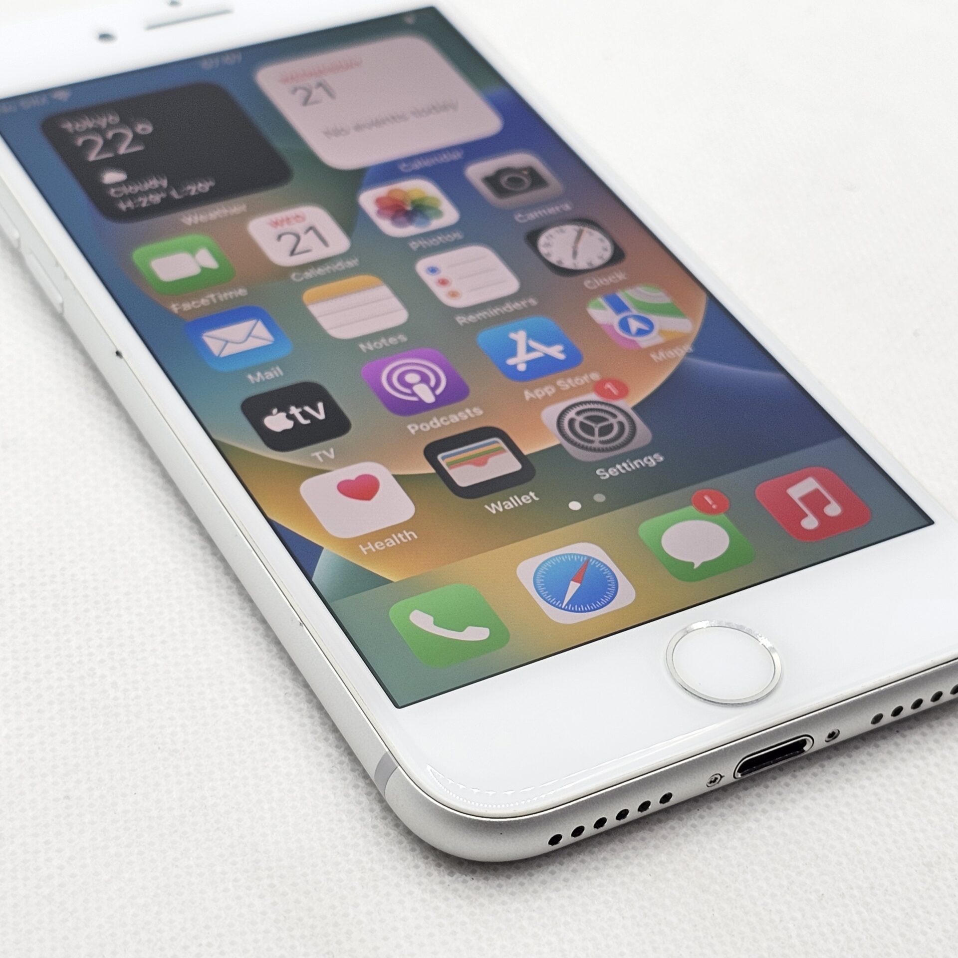 iPhone 8 64GB Silver - Image 2