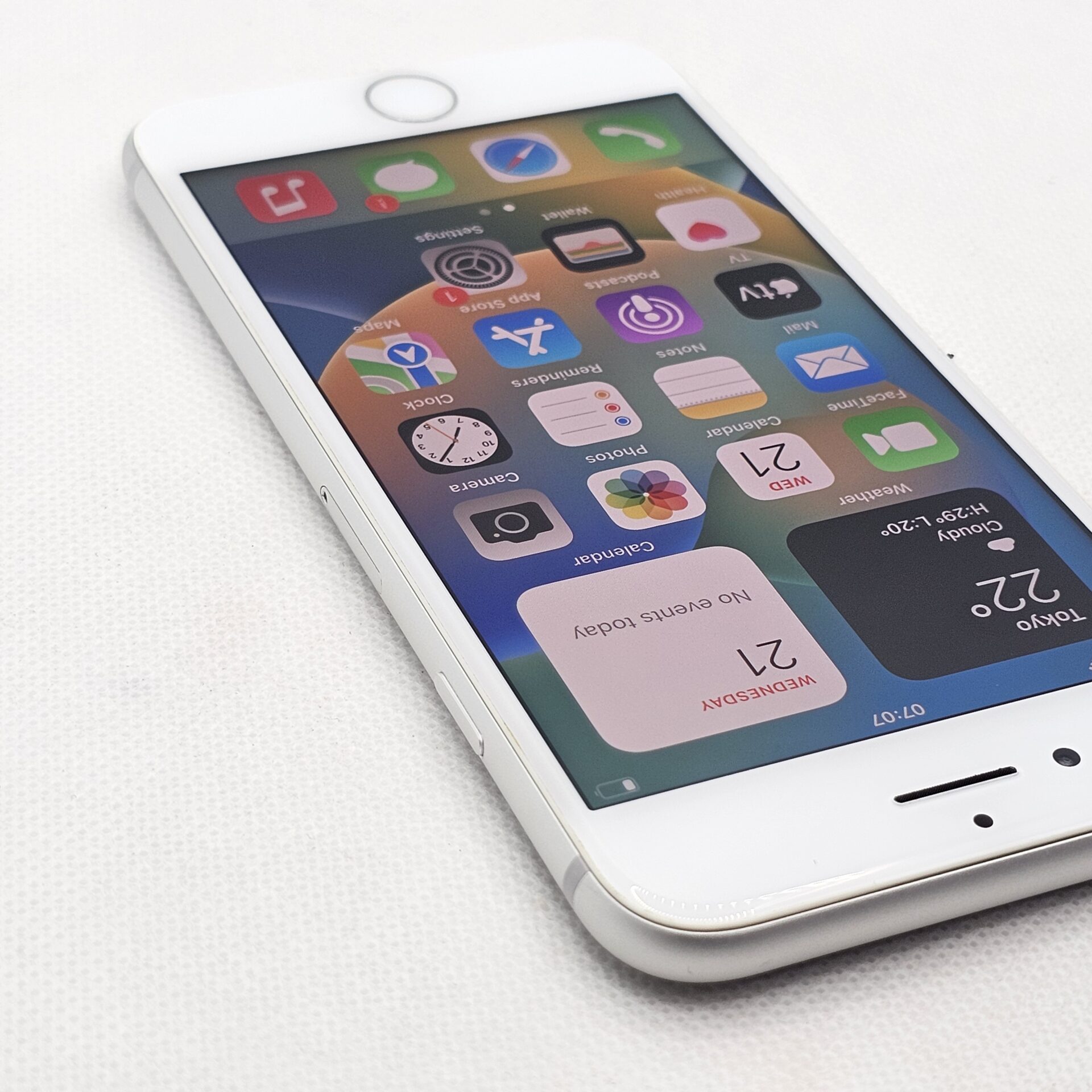iPhone 8 64GB Silver - Image 5