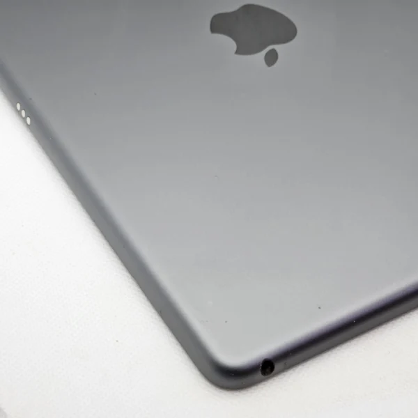 iPad 10.2″ 7th Gen (Wifi Only) No Touch ID And Bent Casing Space