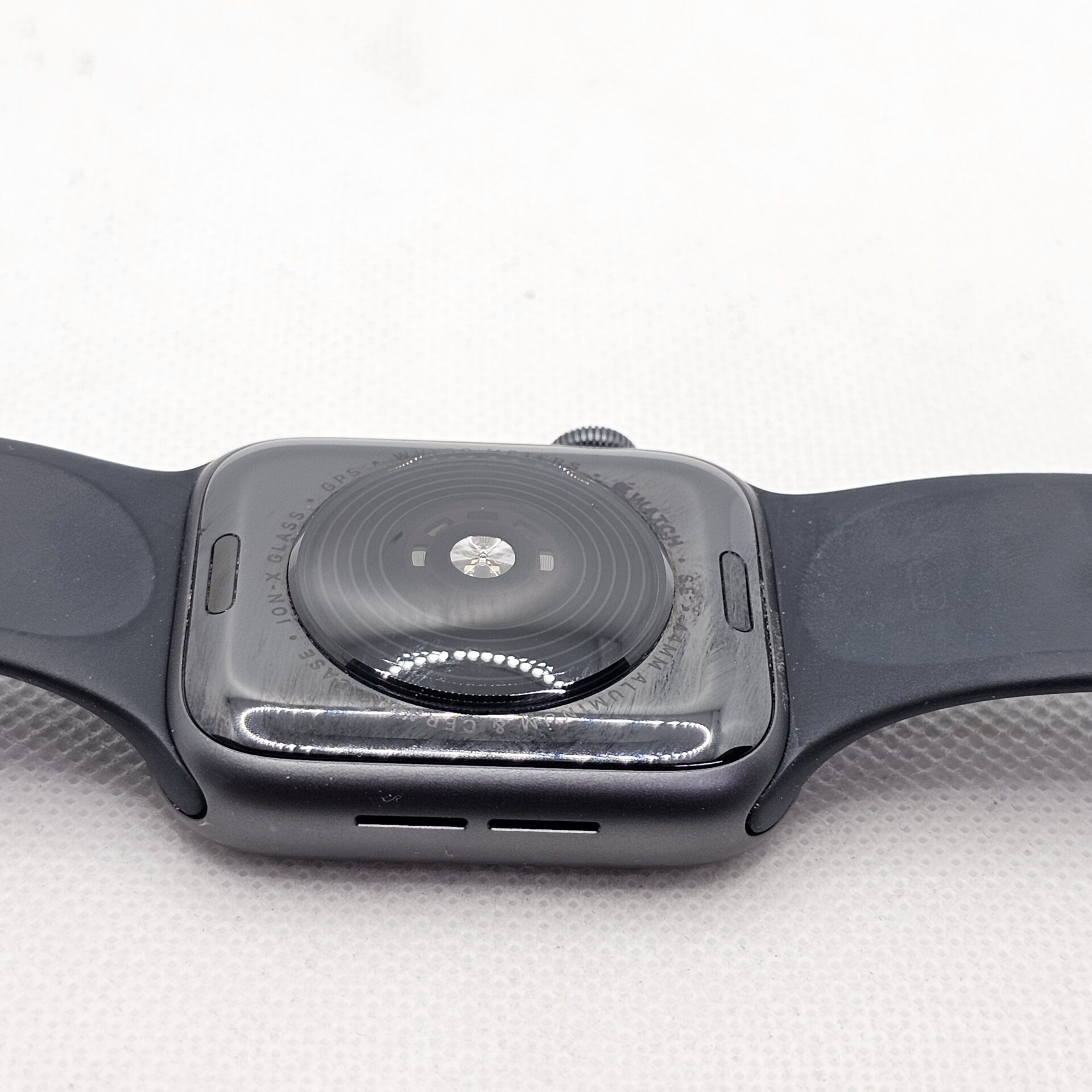 Apple Watch SE 1st Gen 44mm GPS Only Space Gray (3 Month Warranty) - Image 9