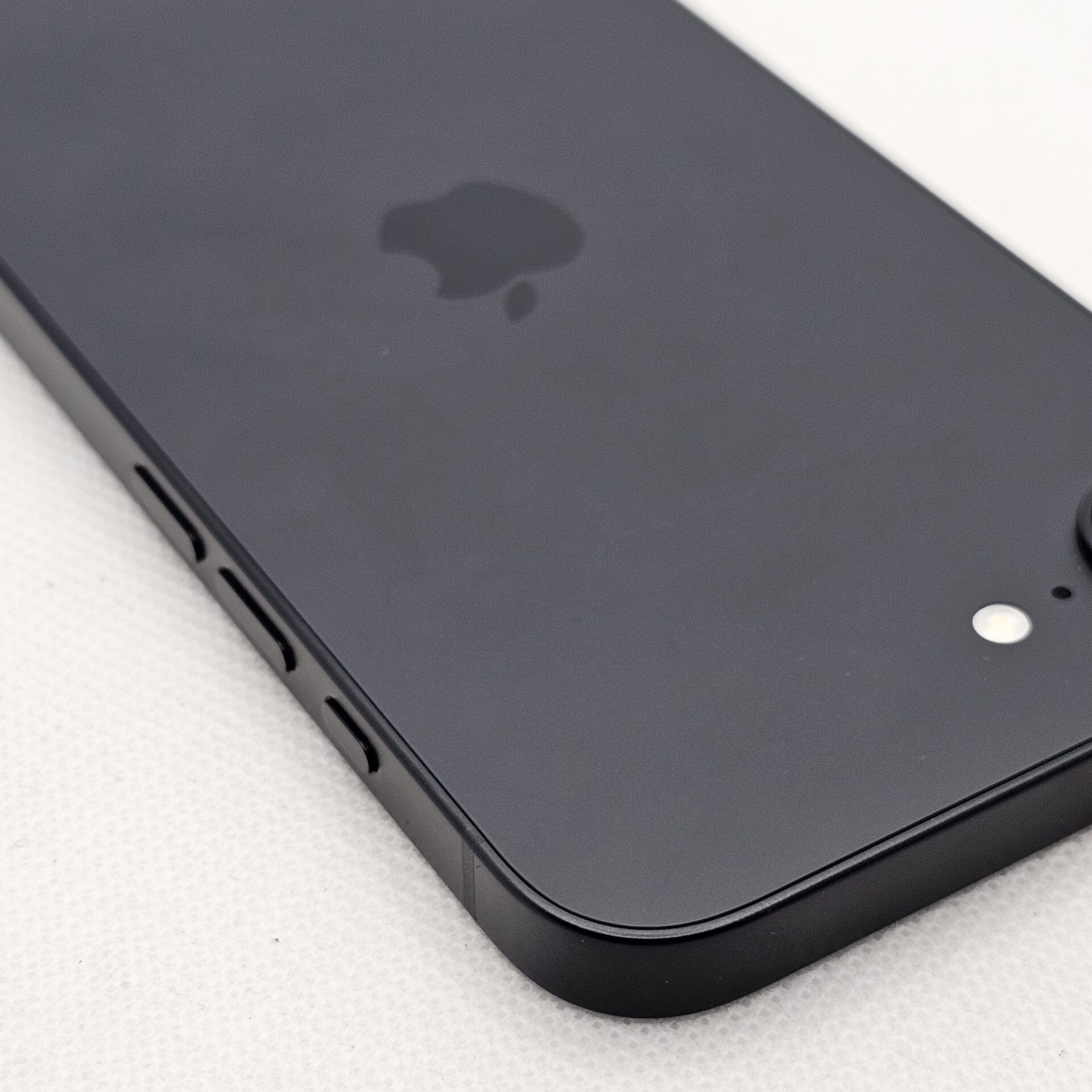 iPhone 16e 128GB Black (10 Year Warranty) – Mint Condition | Epic