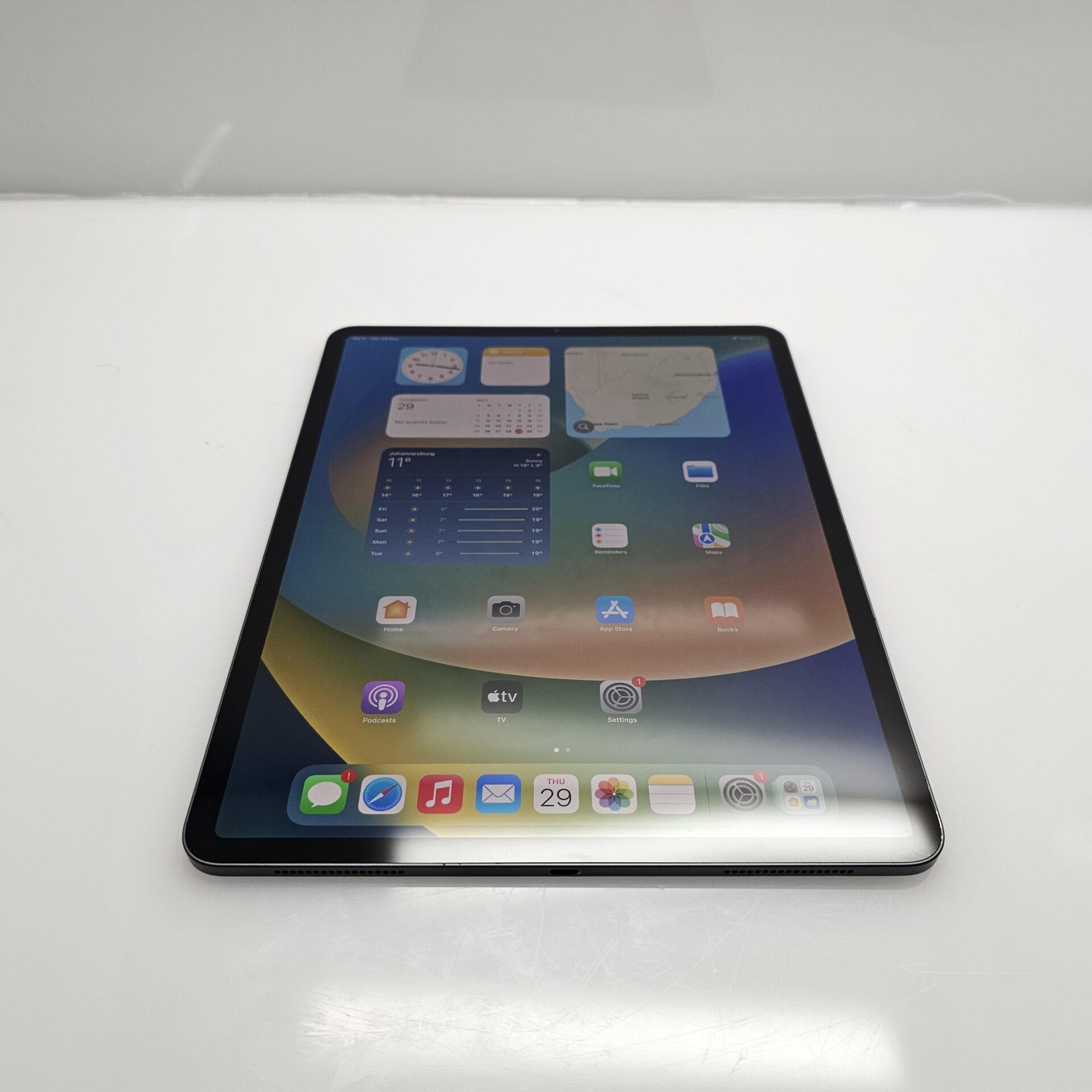 iPad Pro 12.9" 4th Gen 128GB (Wifi Only) Bright Spots Space Grey - Image 3
