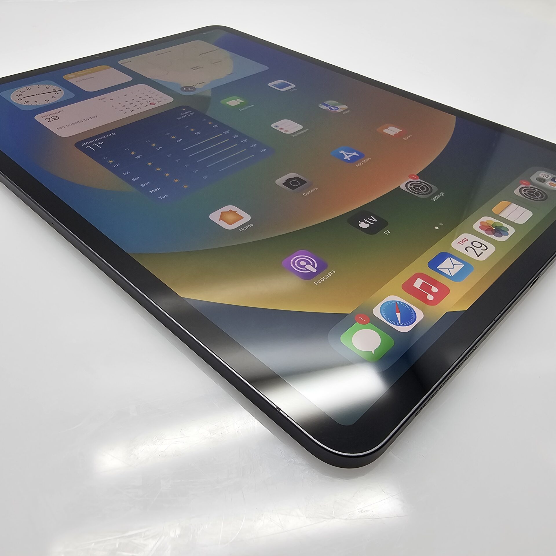iPad Pro 12.9" 4th Gen 128GB (Wifi Only) Bright Spots Space Grey - Image 5