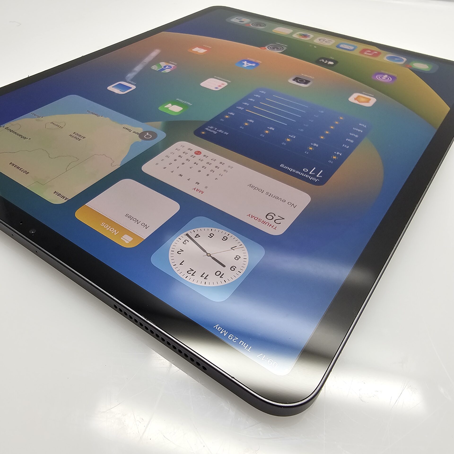 iPad Pro 12.9" 4th Gen 128GB (Wifi Only) Bright Spots Space Grey - Image 8