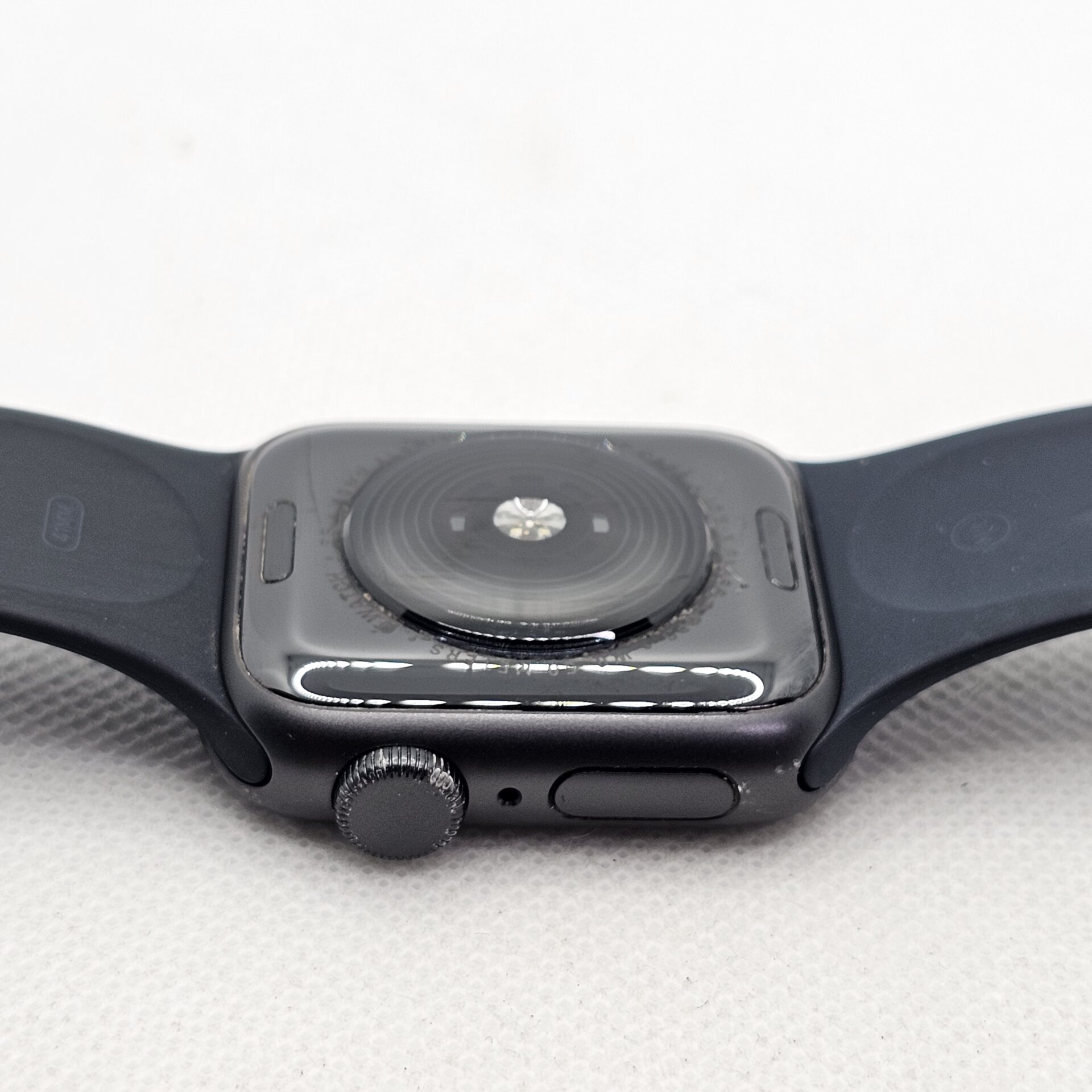 Apple Watch SE 1st Gen 40mm GPS Only Space Grey (3 Month Warranty) - Image 9