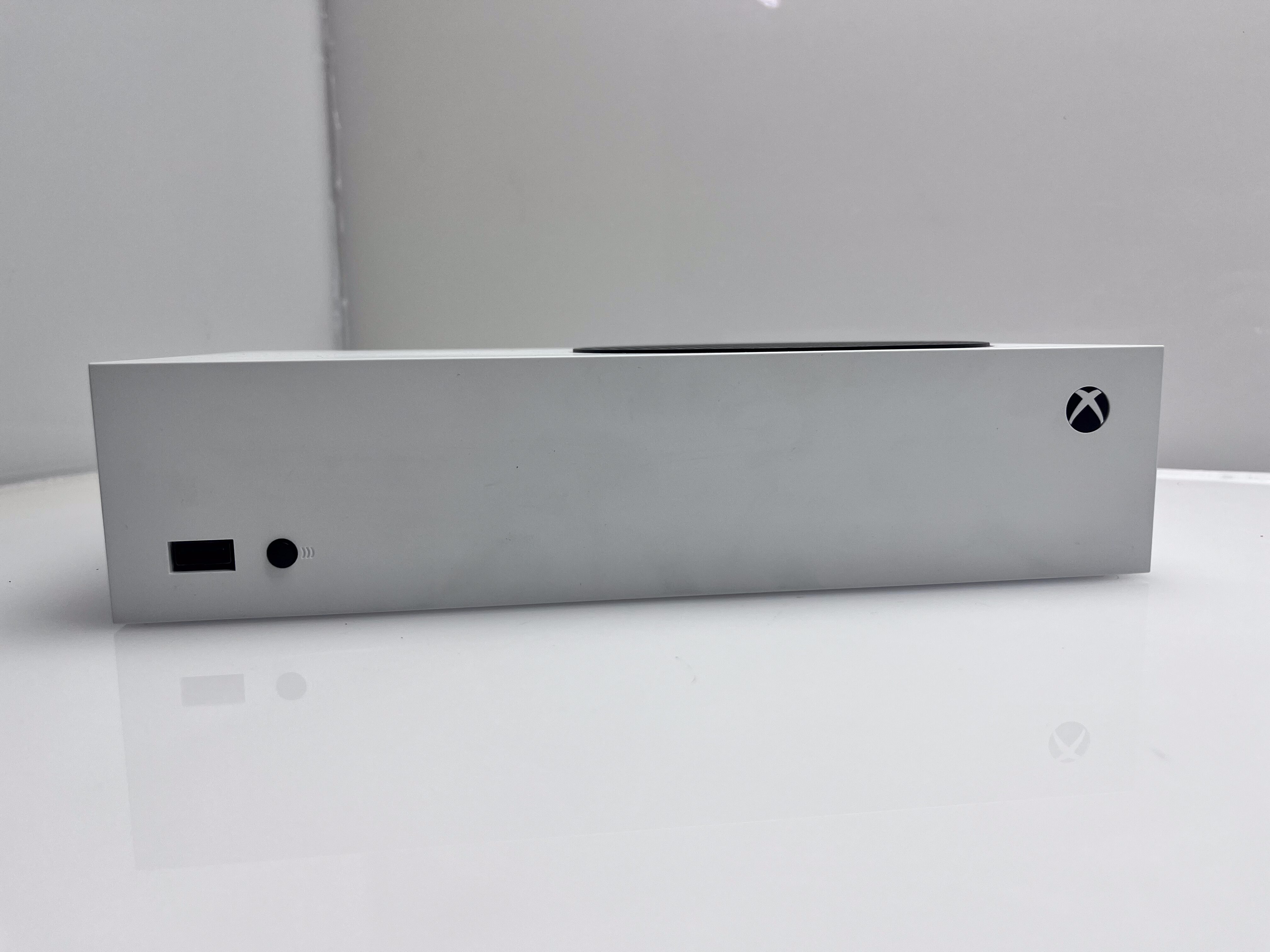 Xbox Series S 500GB White + HDMI Cable + Power Cable + Controller (3 Month Warranty) - Image 2