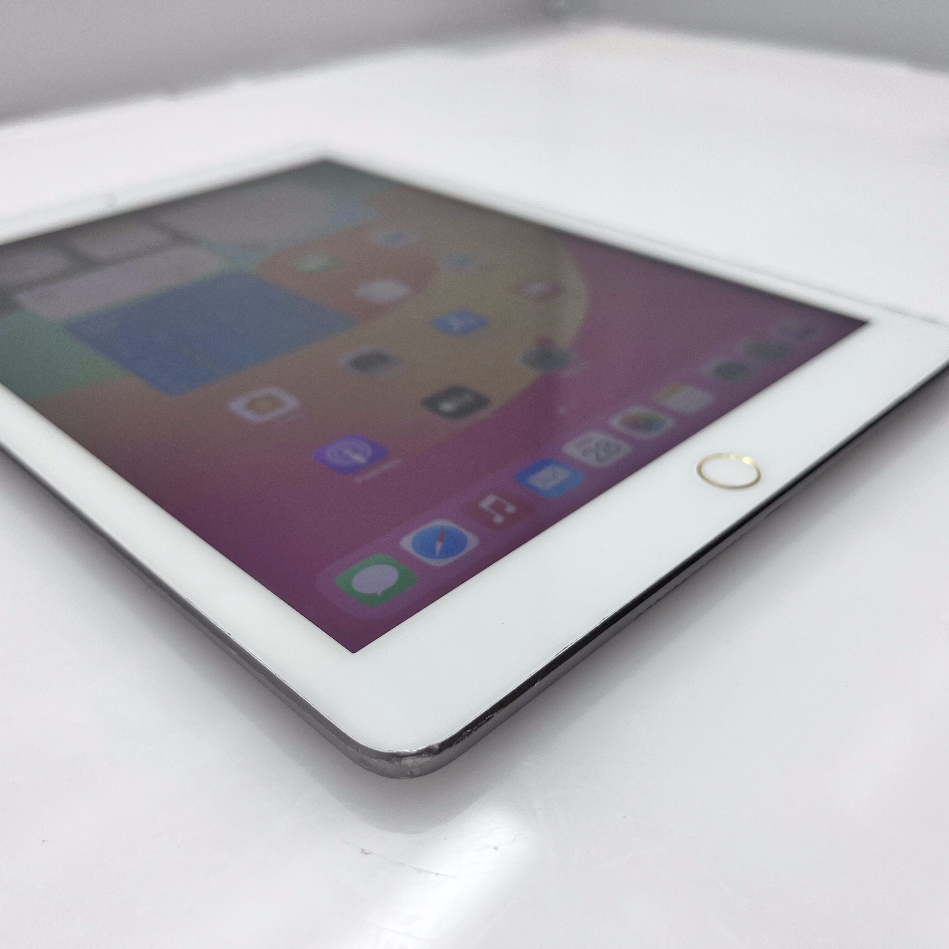 iPad 9.7