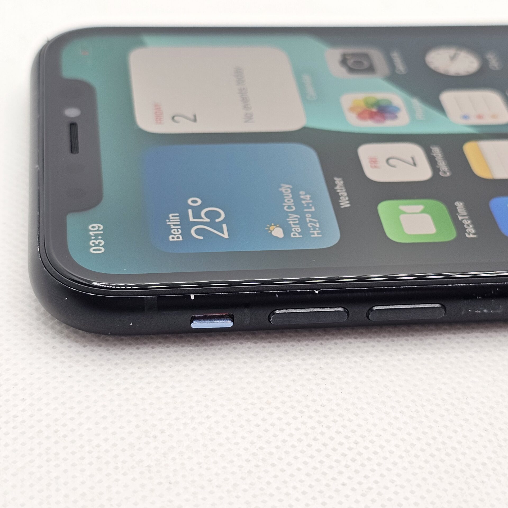 iPhone XR 256GB Bright Spot And Vodacom Only Black (3 Month Warranty) - Image 9