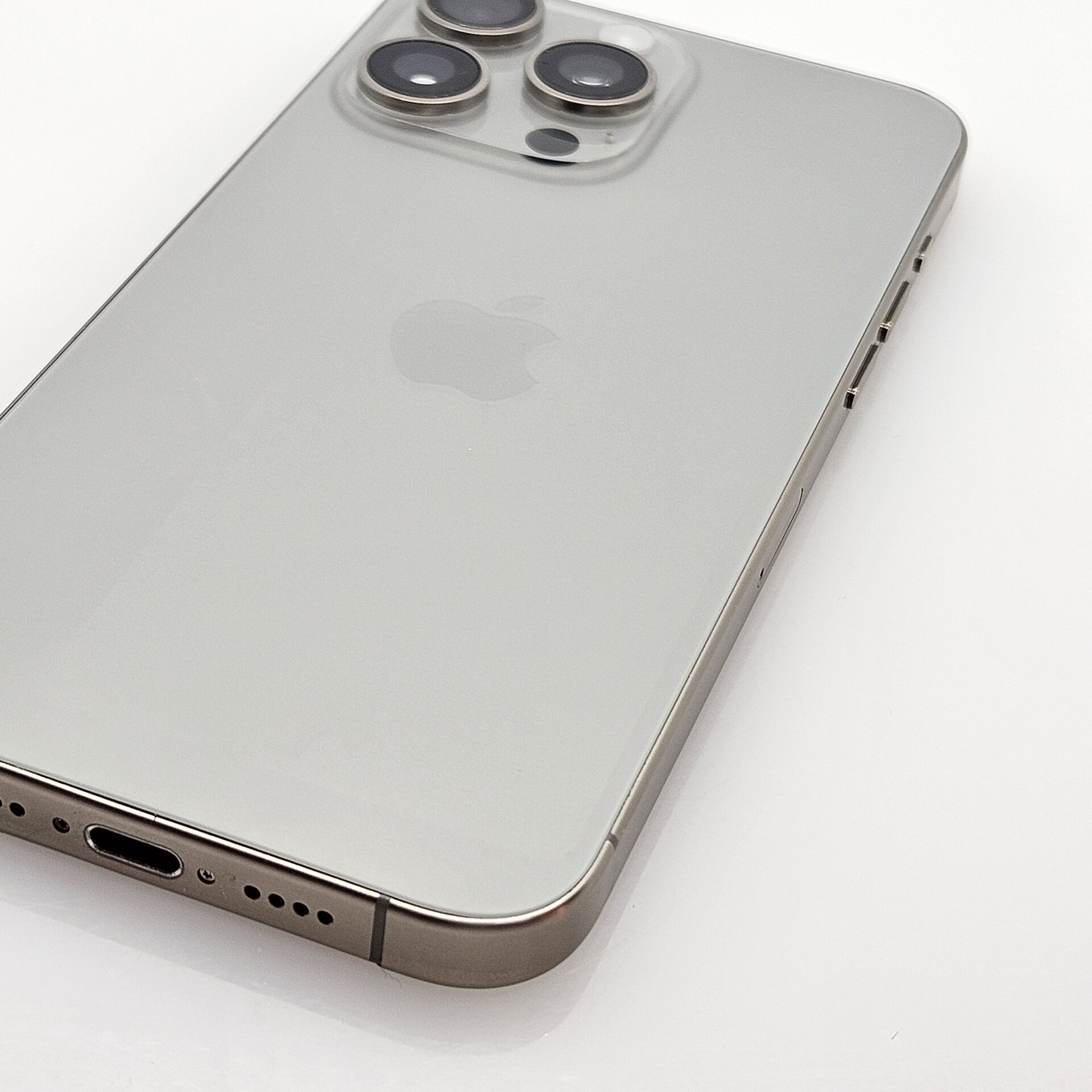 Apple iPhone 15 Pro MAXシルバー 本体のみ 1T iPhone 15 Pro Max 256GB Natural Titanium (12 Month Warranty