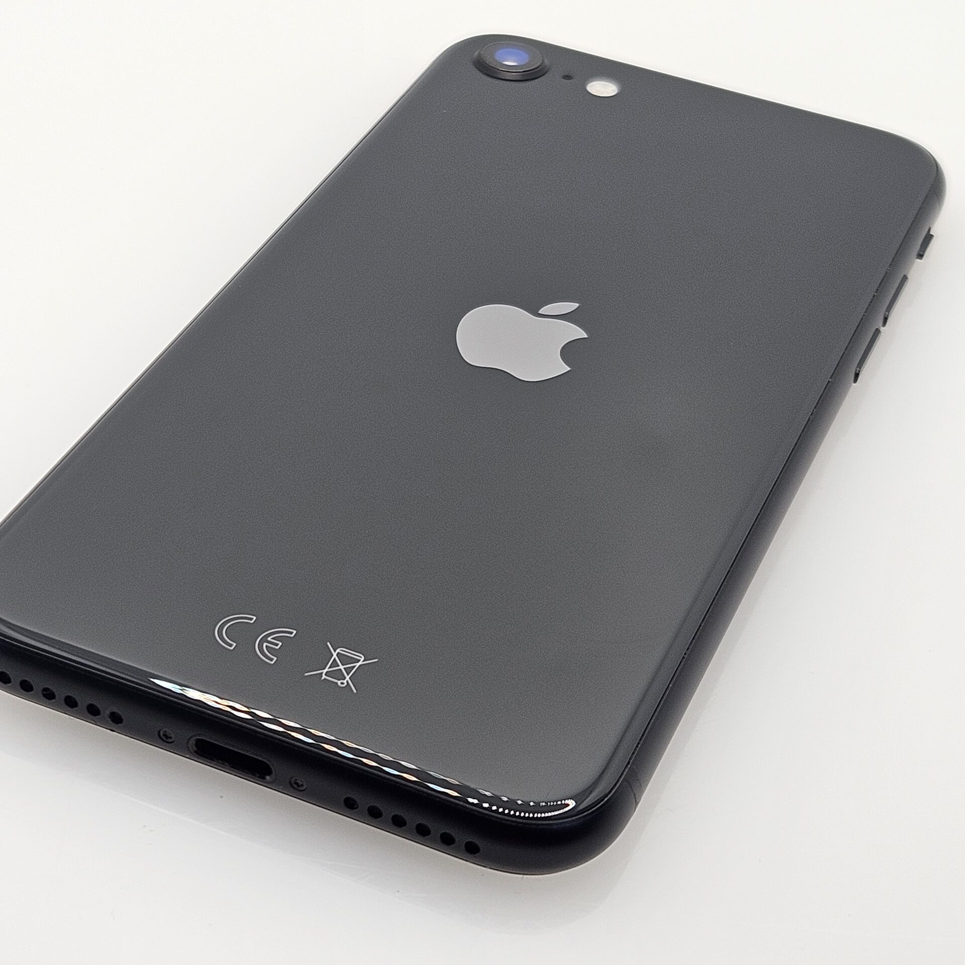 iPhone SE 2020 64GB Black (3 Month Warranty) | Epic Deals SA